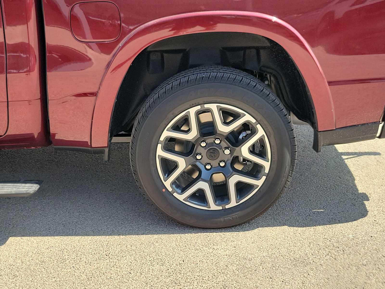 2025 RAM 1500 Laramie 8