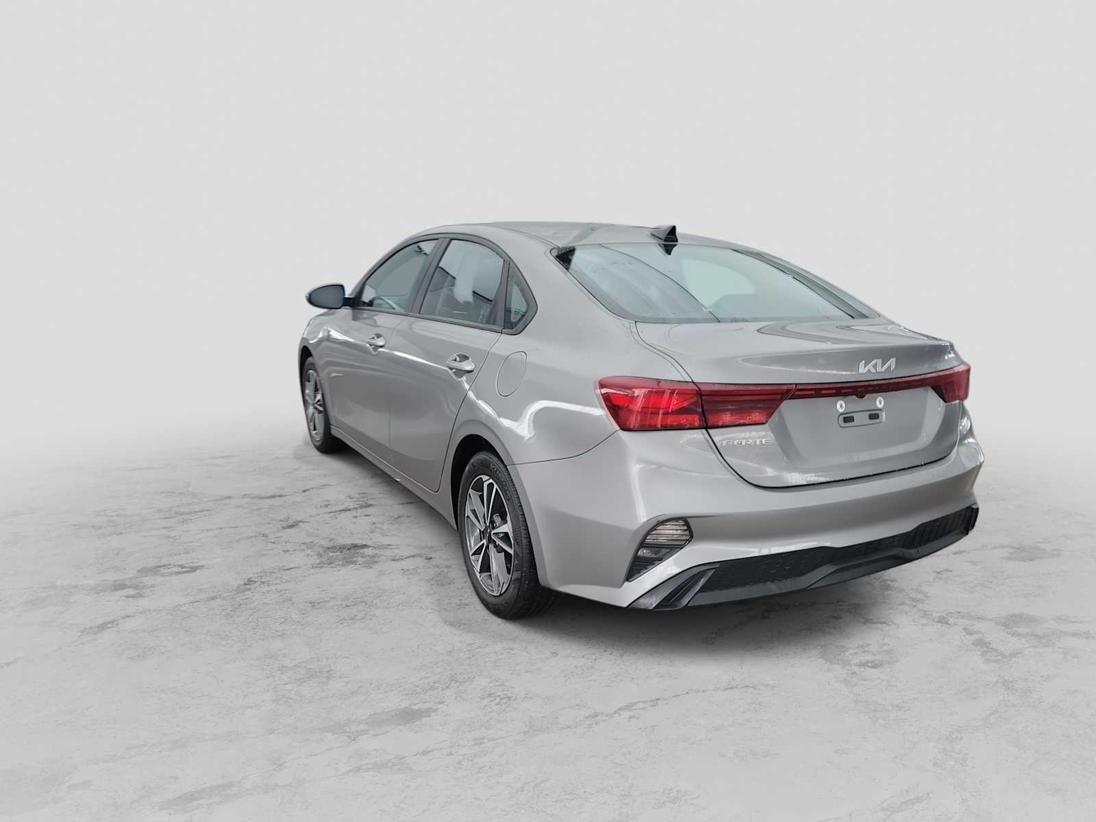 Thumbnail: 2024 Kia Forte - 6