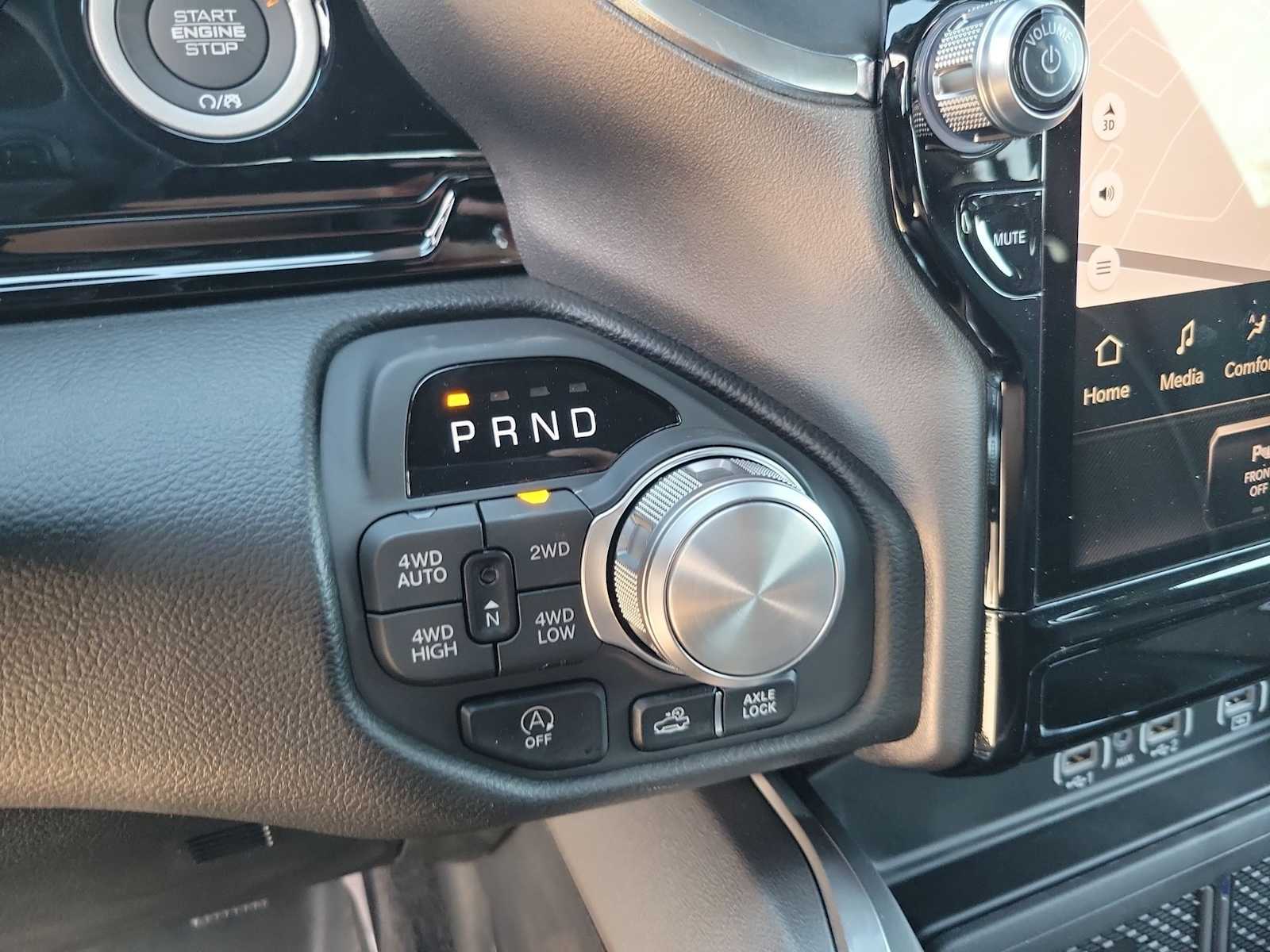 Thumbnail: 2026 RAM 1500 - 17