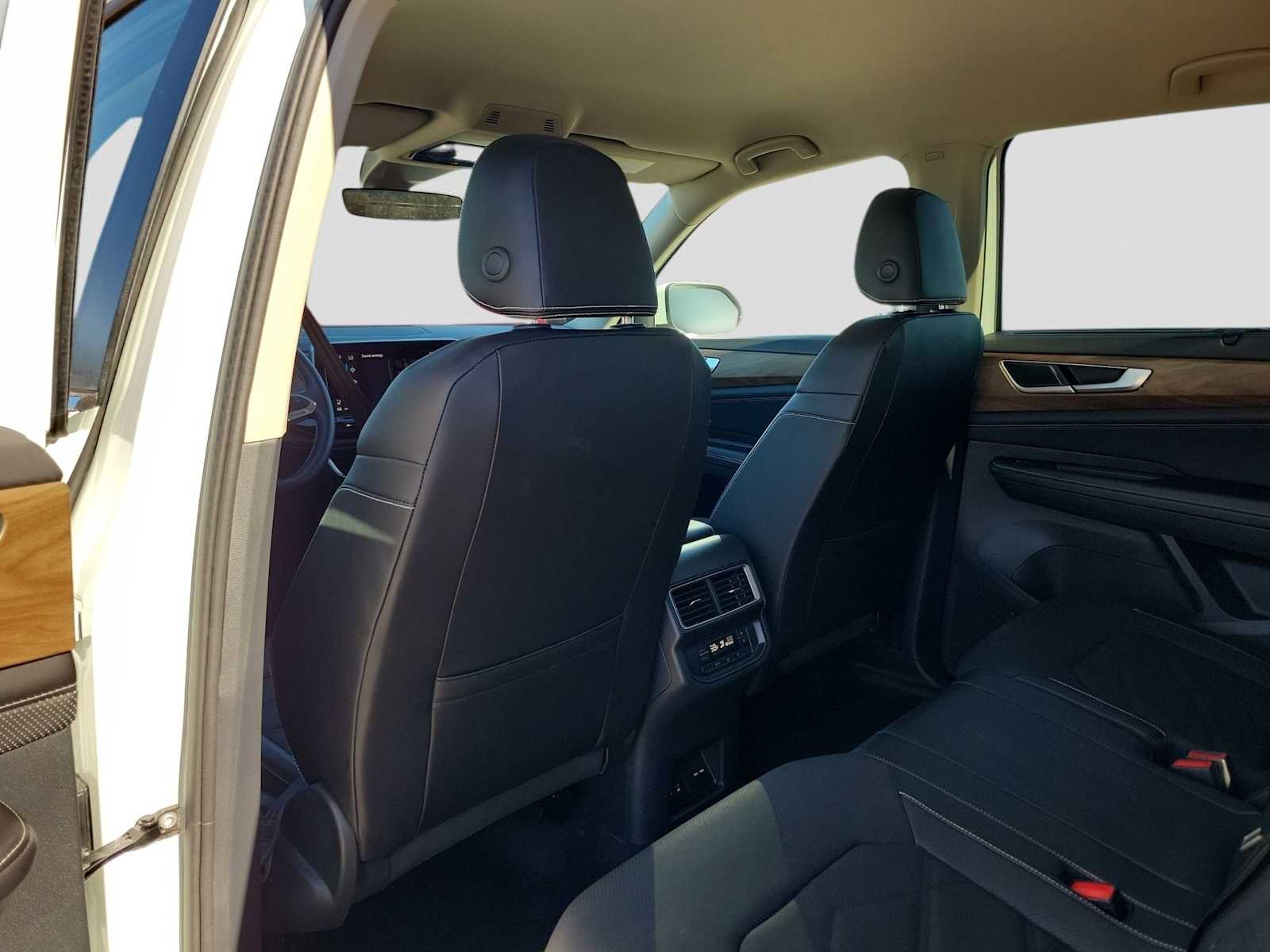 Thumbnail: 2025 Volkswagen Atlas - 12