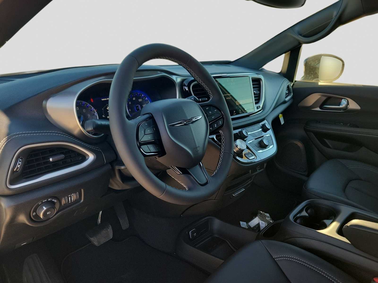 Thumbnail: 2026 Chrysler Pacifica - 2