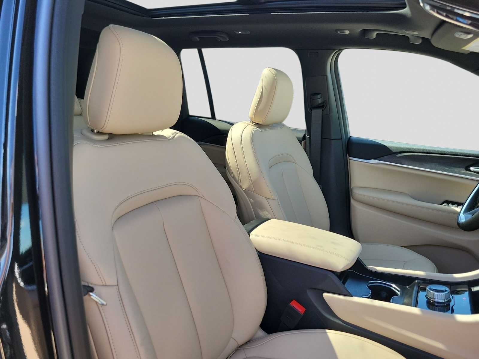 Thumbnail: 2025 Jeep Grand Cherokee - 14