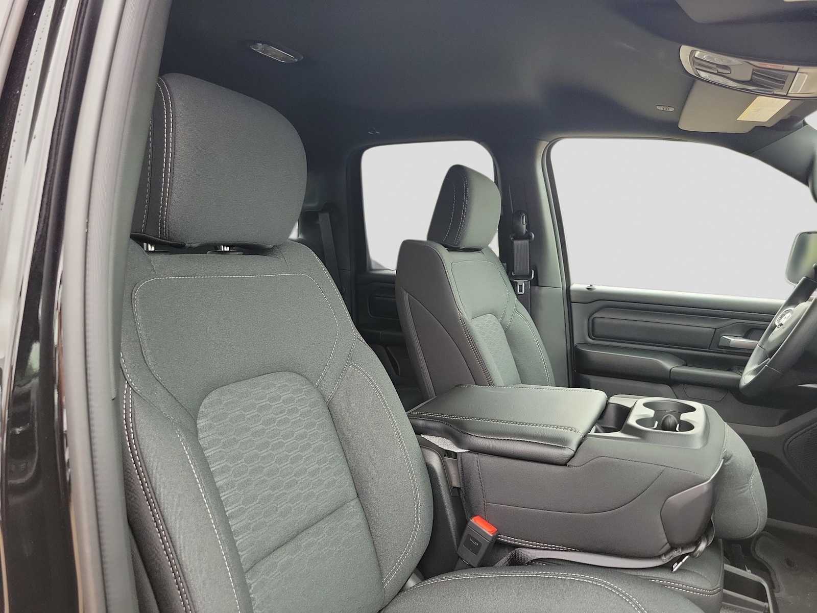 Thumbnail: 2026 RAM 1500 - 18
