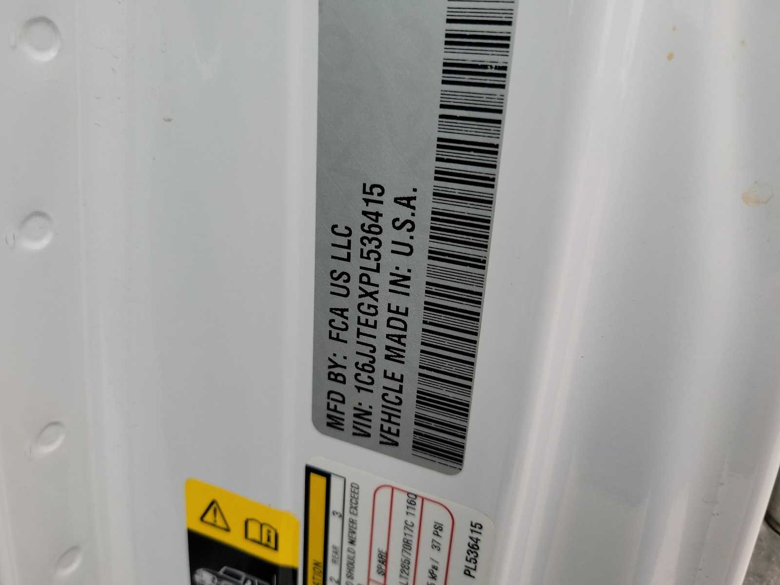 Thumbnail: 2023 Jeep Gladiator - 21