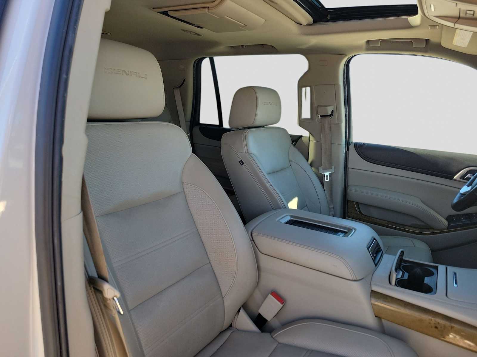 Thumbnail: 2017 GMC Yukon - 14