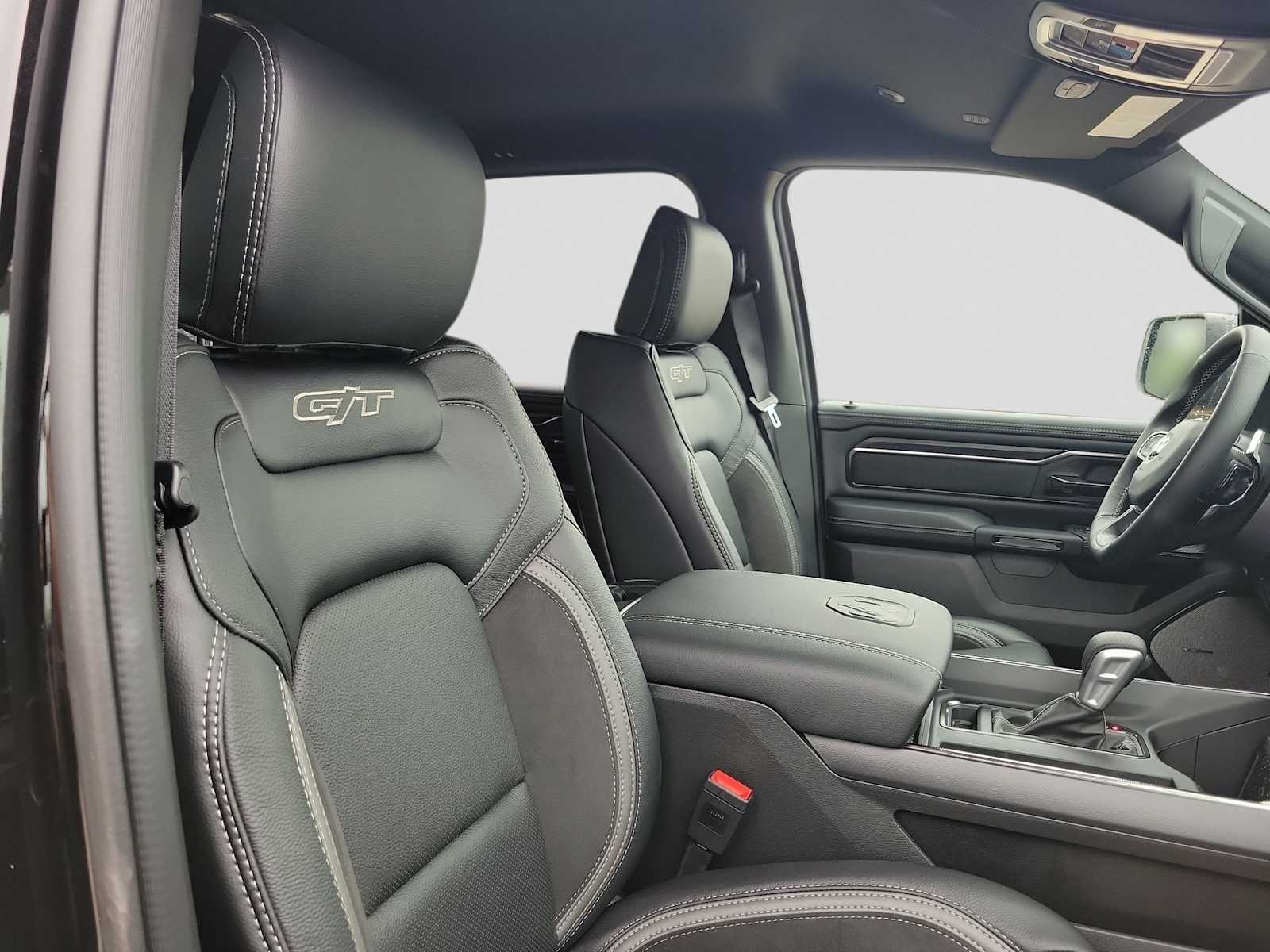 Thumbnail: 2026 RAM 1500 - 18