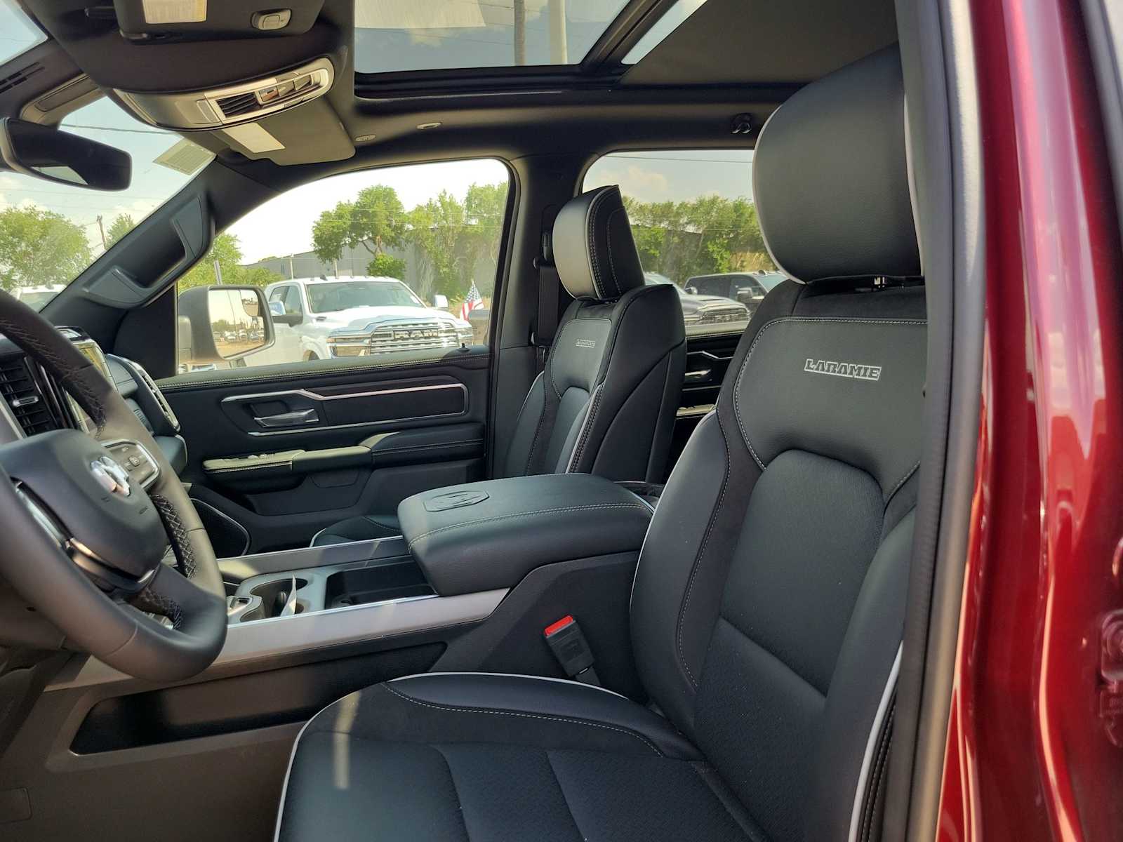 2025 RAM 1500 Laramie 11