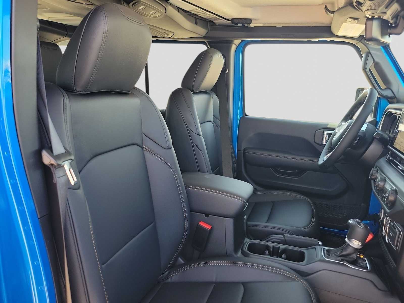 Thumbnail: 2026 Jeep Wrangler - 18