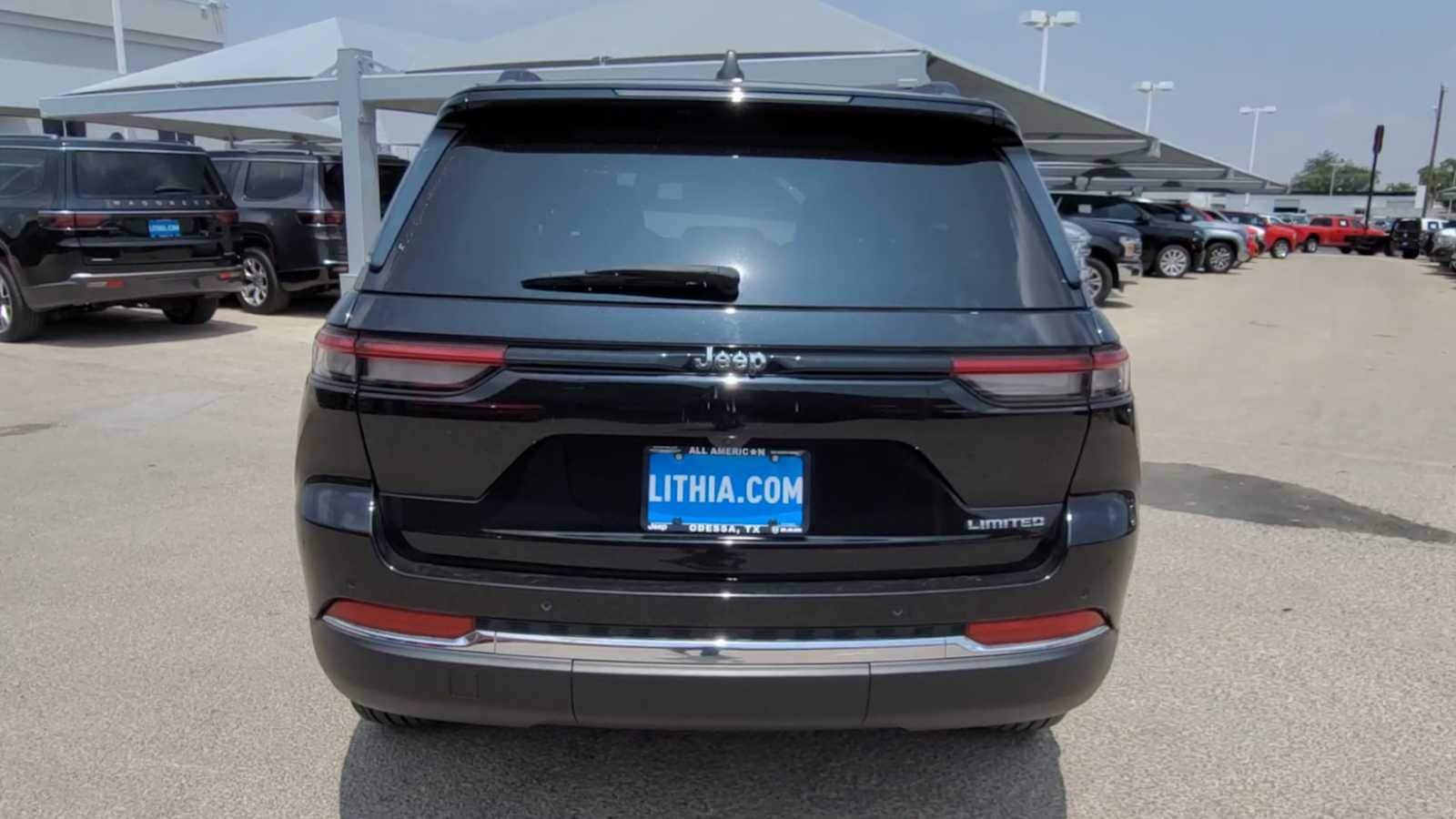 Thumbnail: 2023 Jeep Grand Cherokee - 8