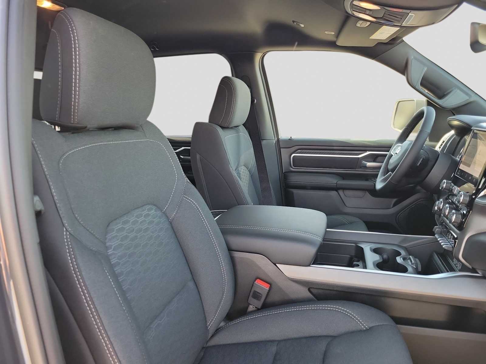 Thumbnail: 2026 RAM 1500 - 18