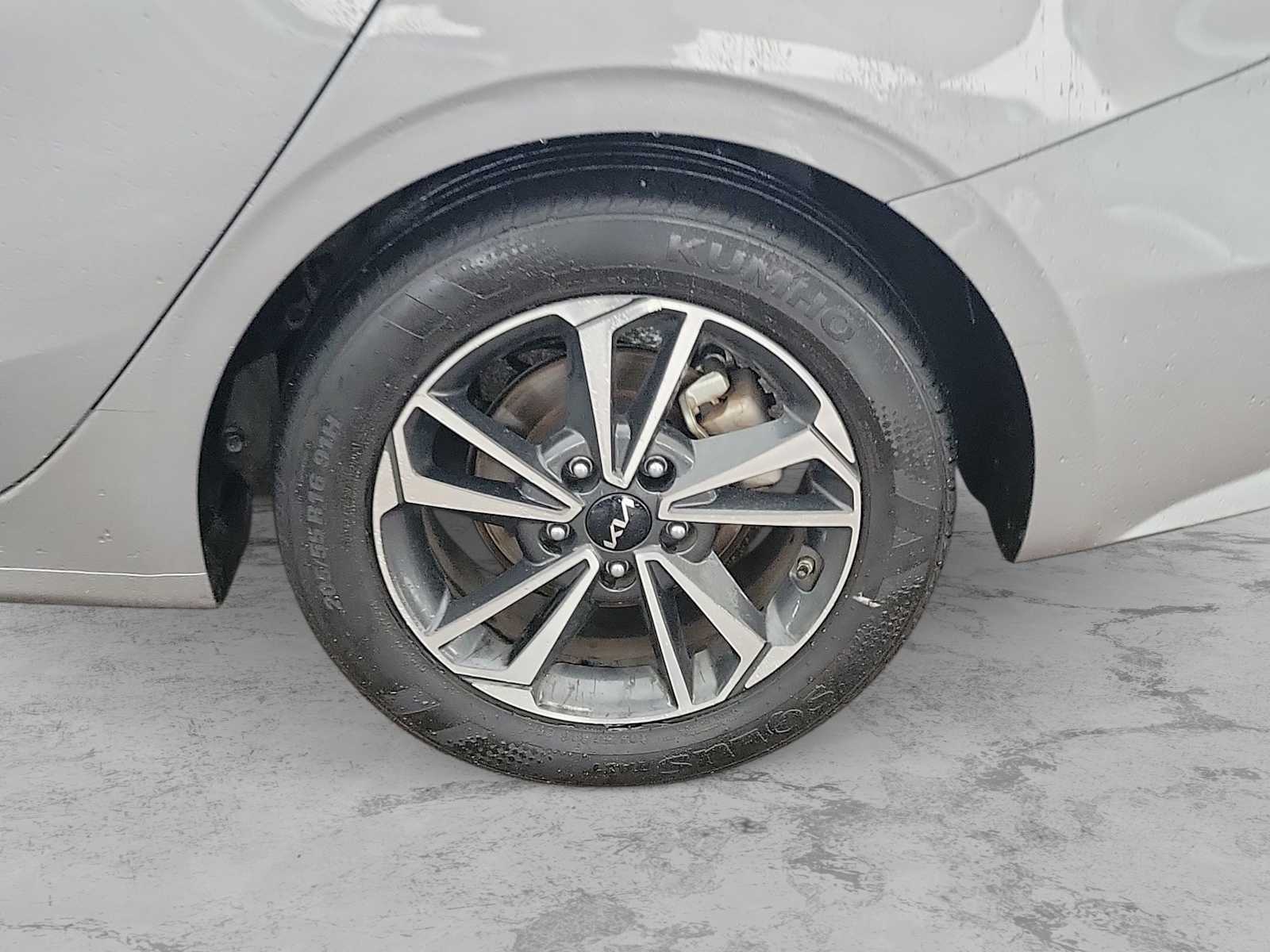 Thumbnail: 2024 Kia Forte - 8