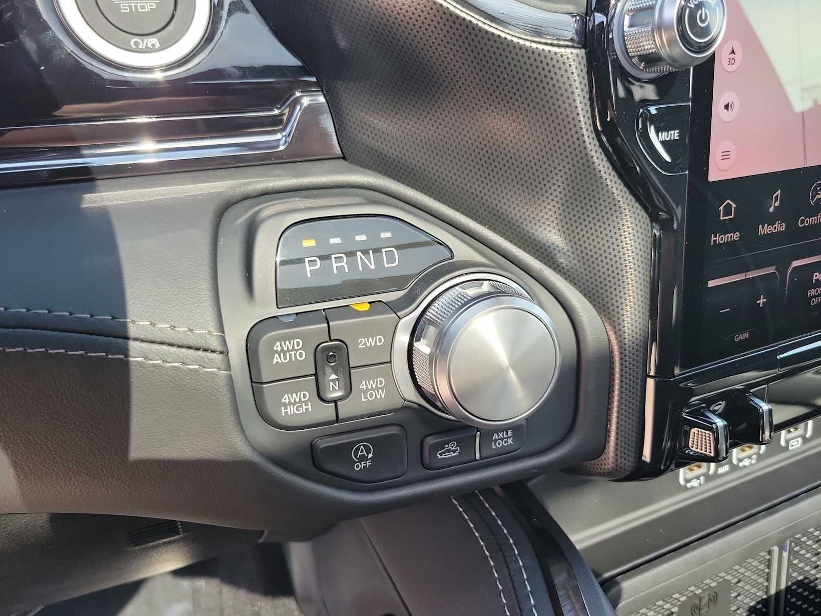 Thumbnail: 2026 RAM 1500 - 17