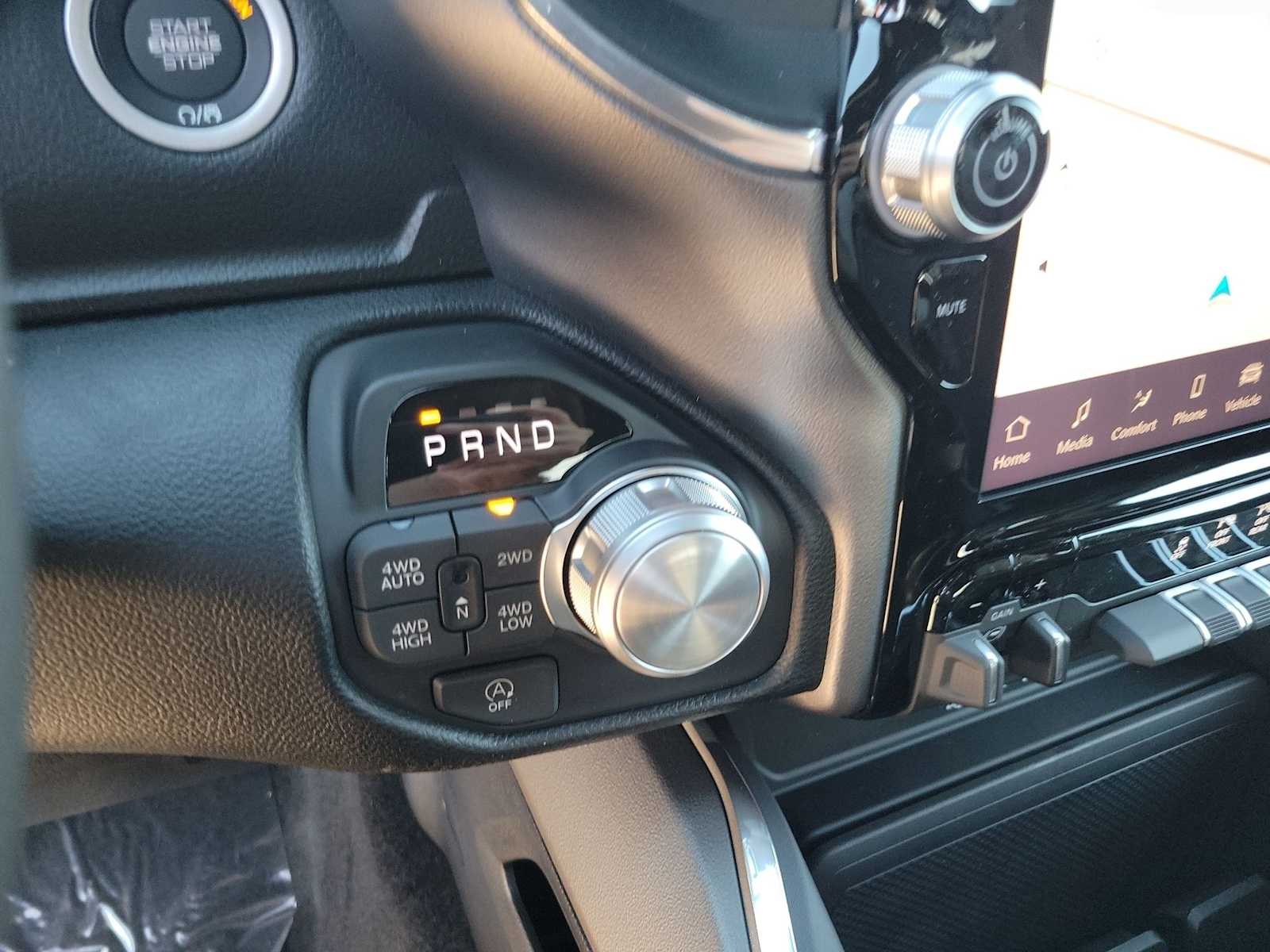 Thumbnail: 2026 RAM 1500 - 17