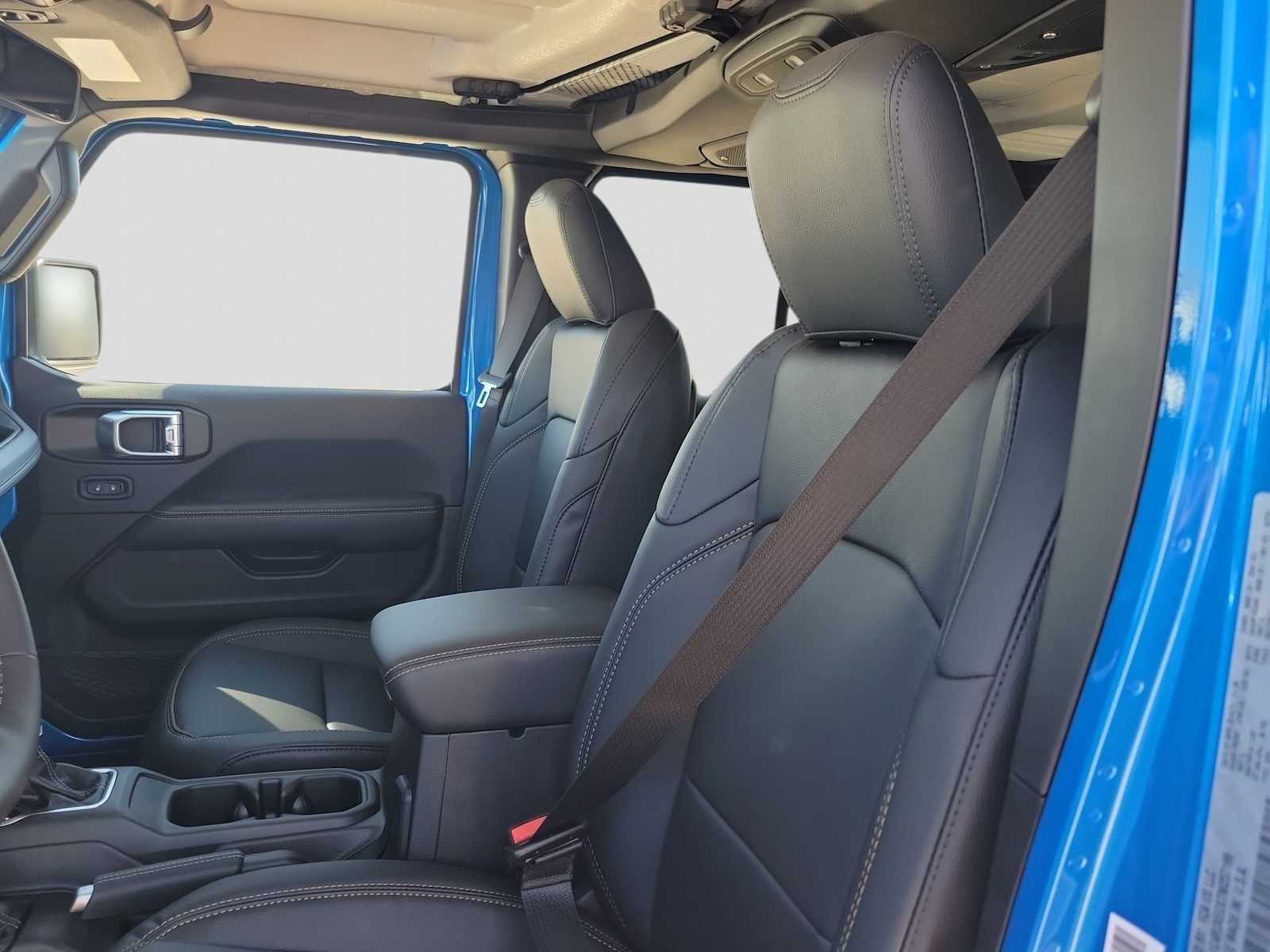 Thumbnail: 2026 Jeep Wrangler - 15