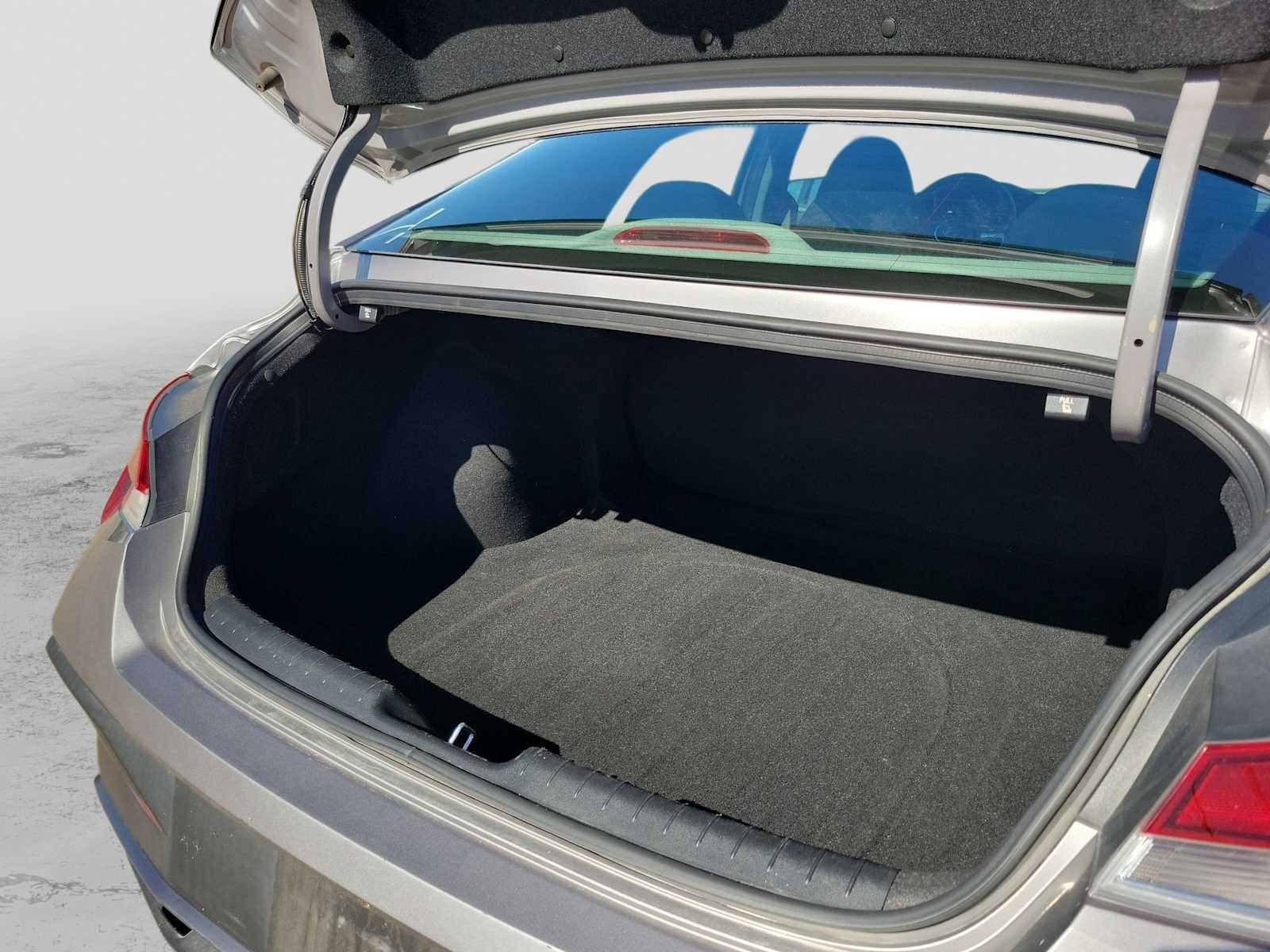 Thumbnail: 2024 Hyundai Elantra - 15