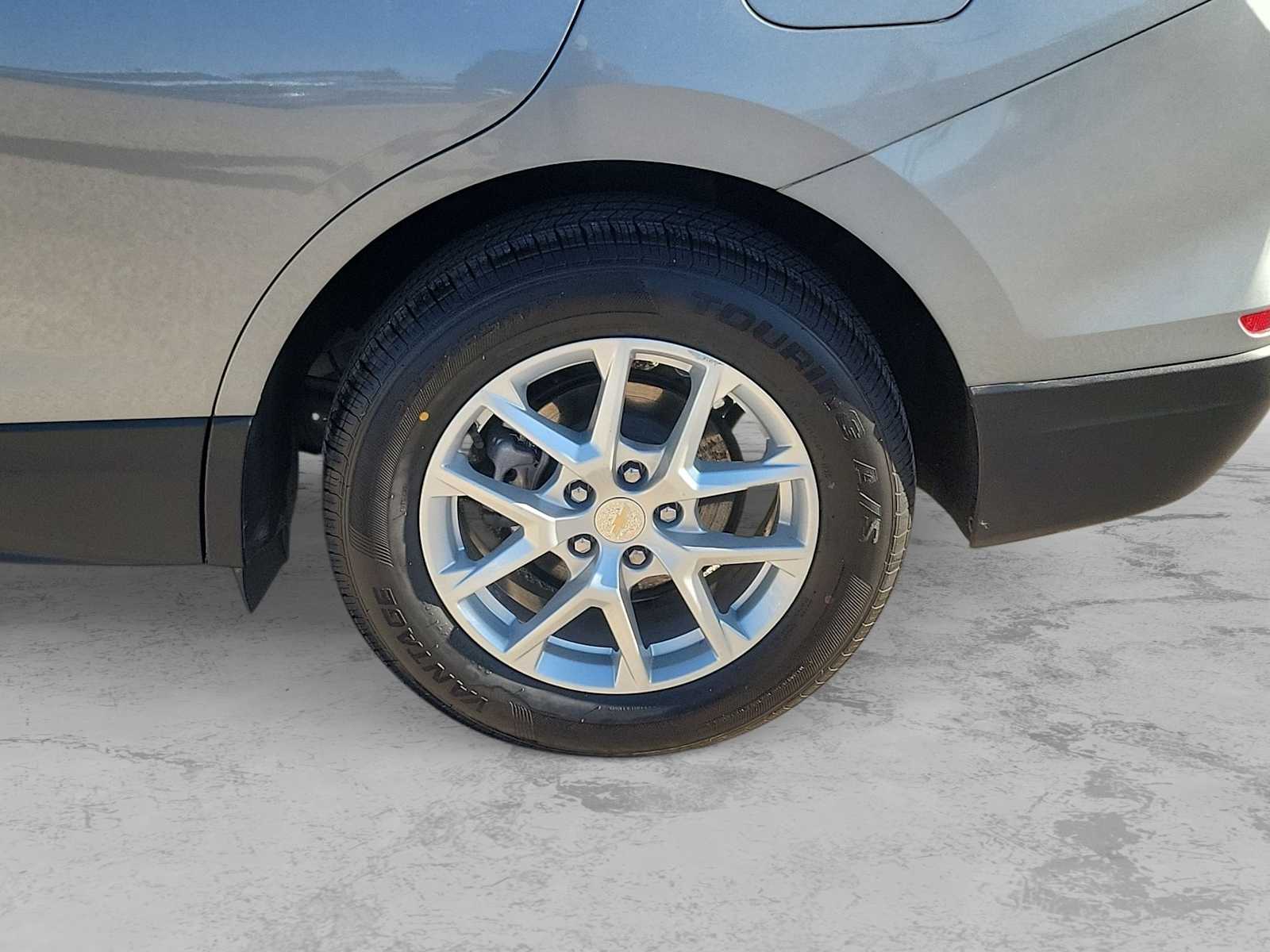 Thumbnail: 2024 Chevrolet Equinox - 8