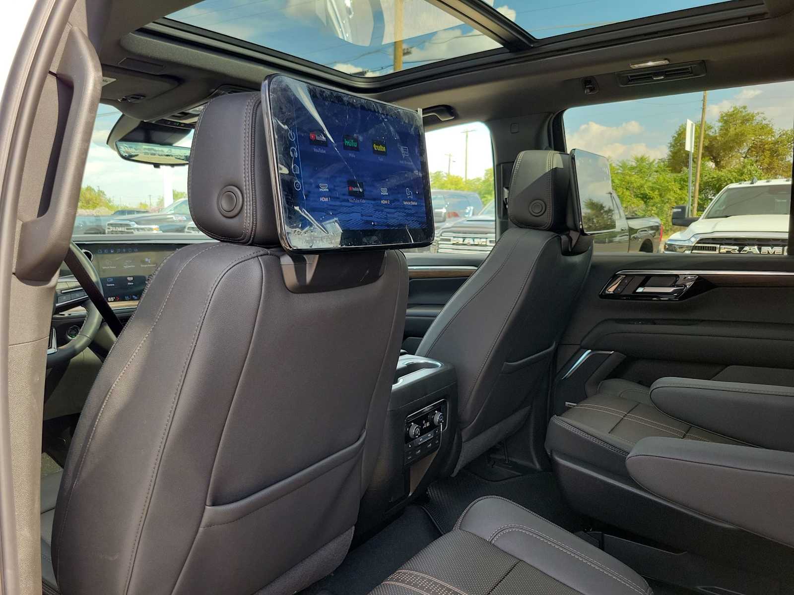 Thumbnail: 2025 Chevrolet Tahoe - 12