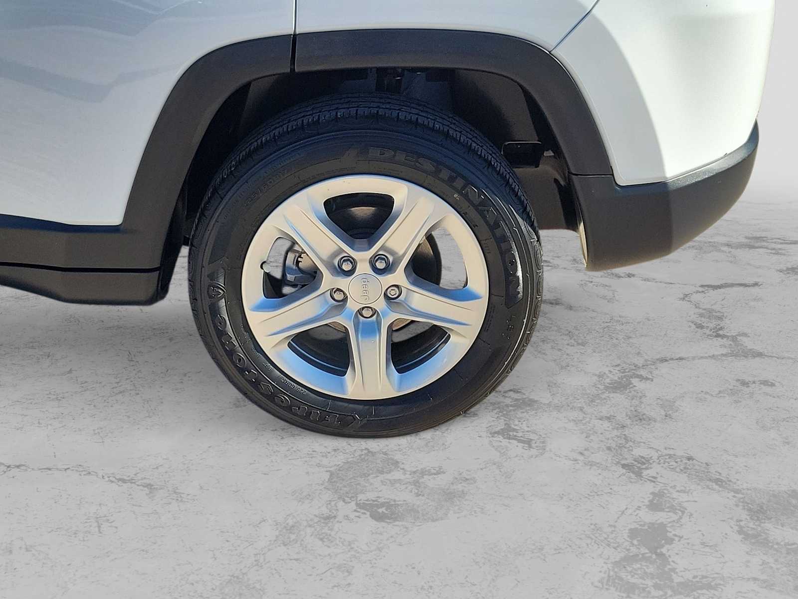 Thumbnail: 2023 Jeep Compass - 8