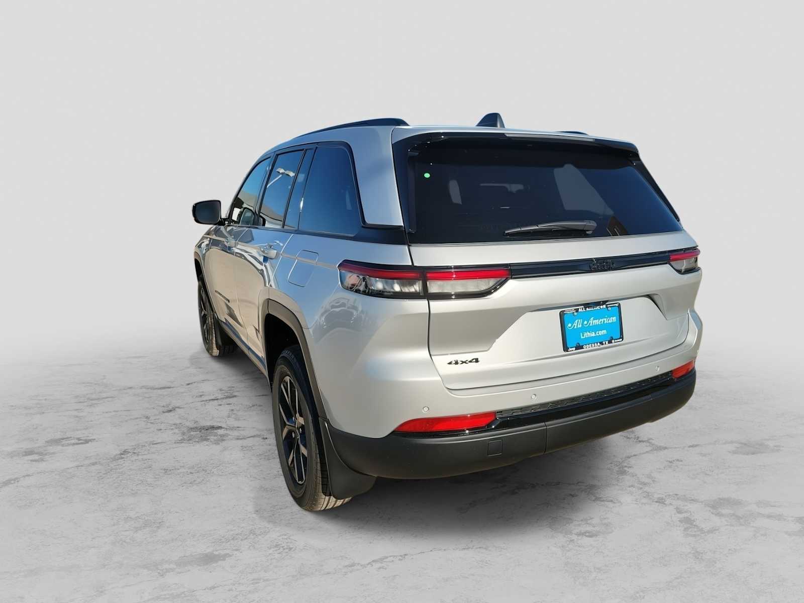 Thumbnail: 2025 Jeep Grand Cherokee - 4