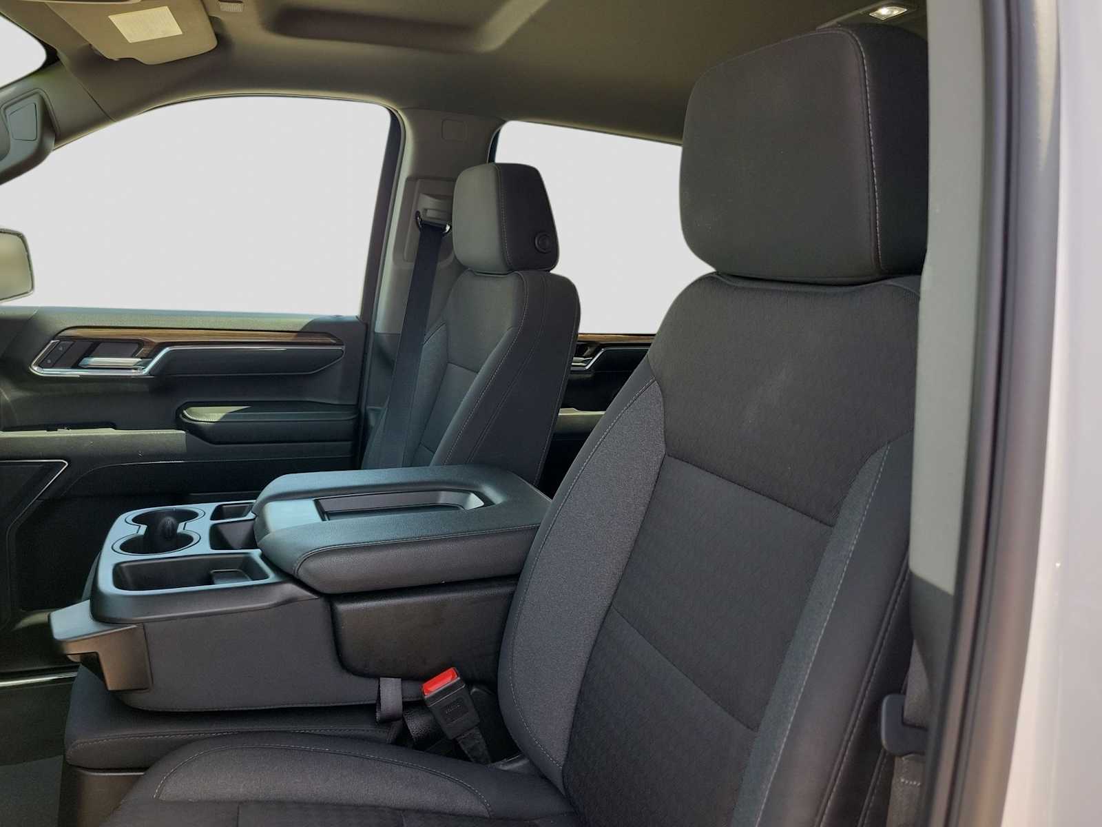 Thumbnail: 2025 Chevrolet Silverado 1500 - 15