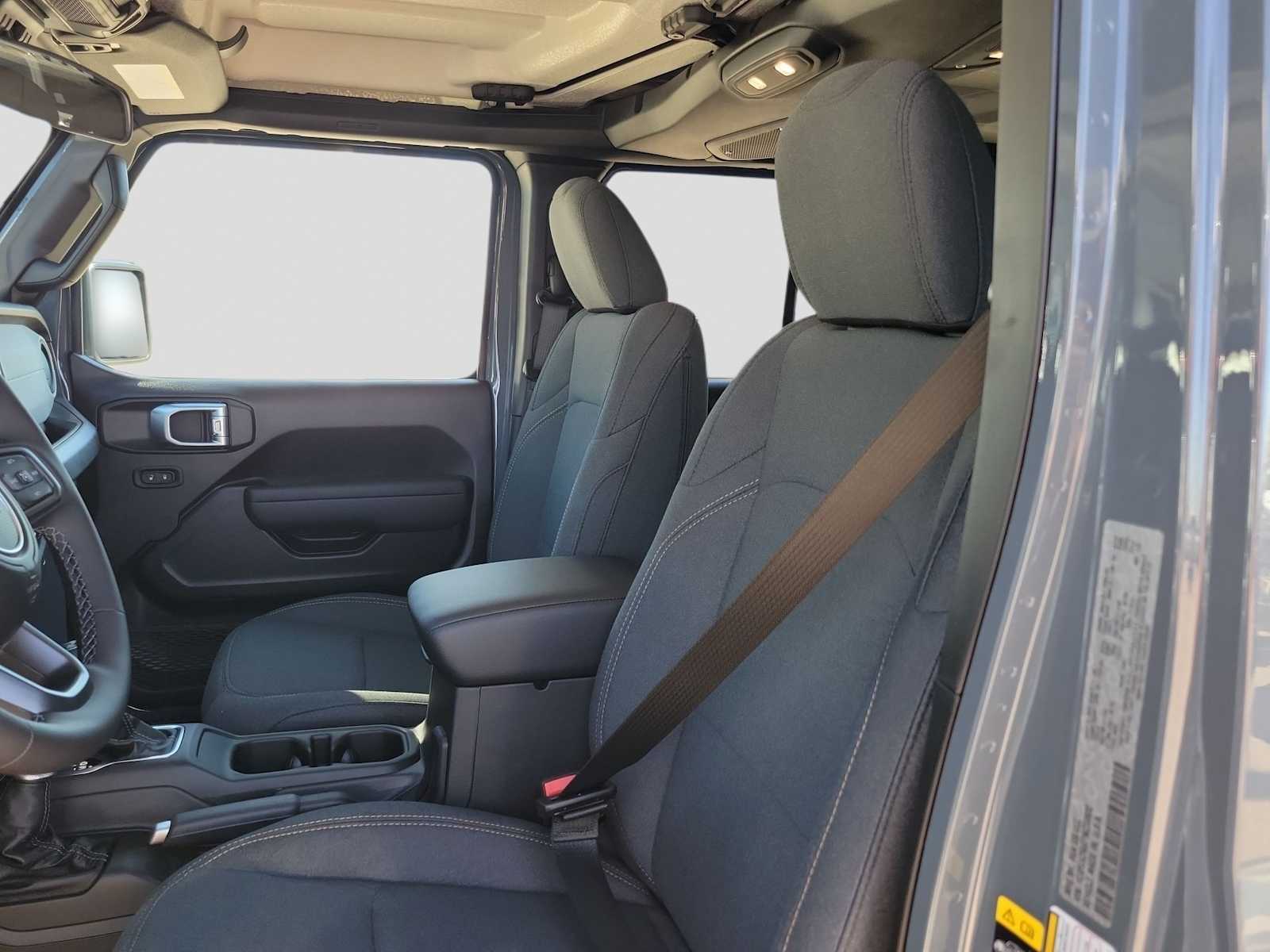 Thumbnail: 2026 Jeep Wrangler - 15