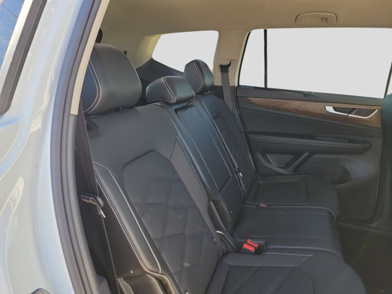 Thumbnail: 2025 Volkswagen Atlas - 13