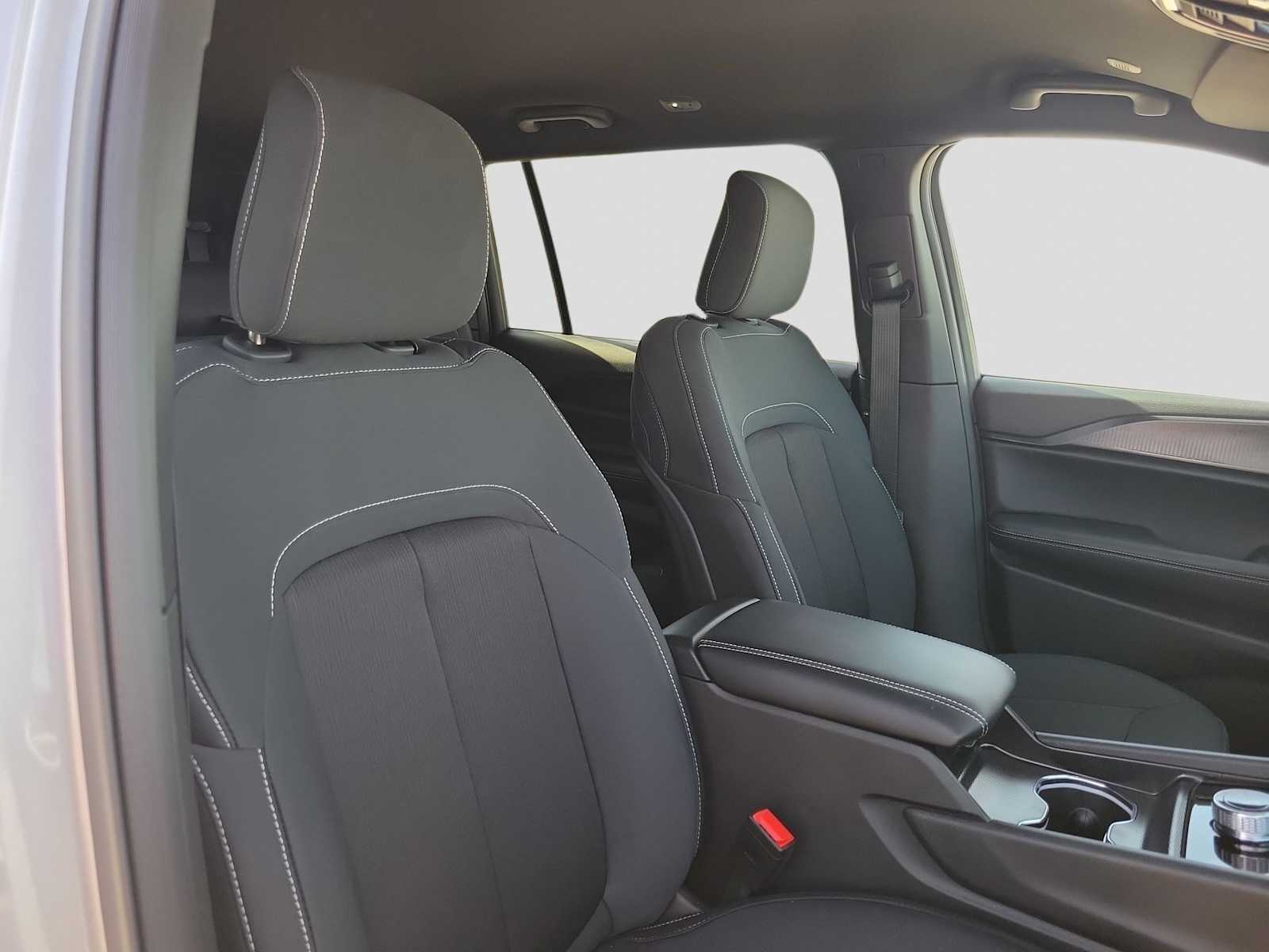 Thumbnail: 2025 Jeep Grand Cherokee L - 10