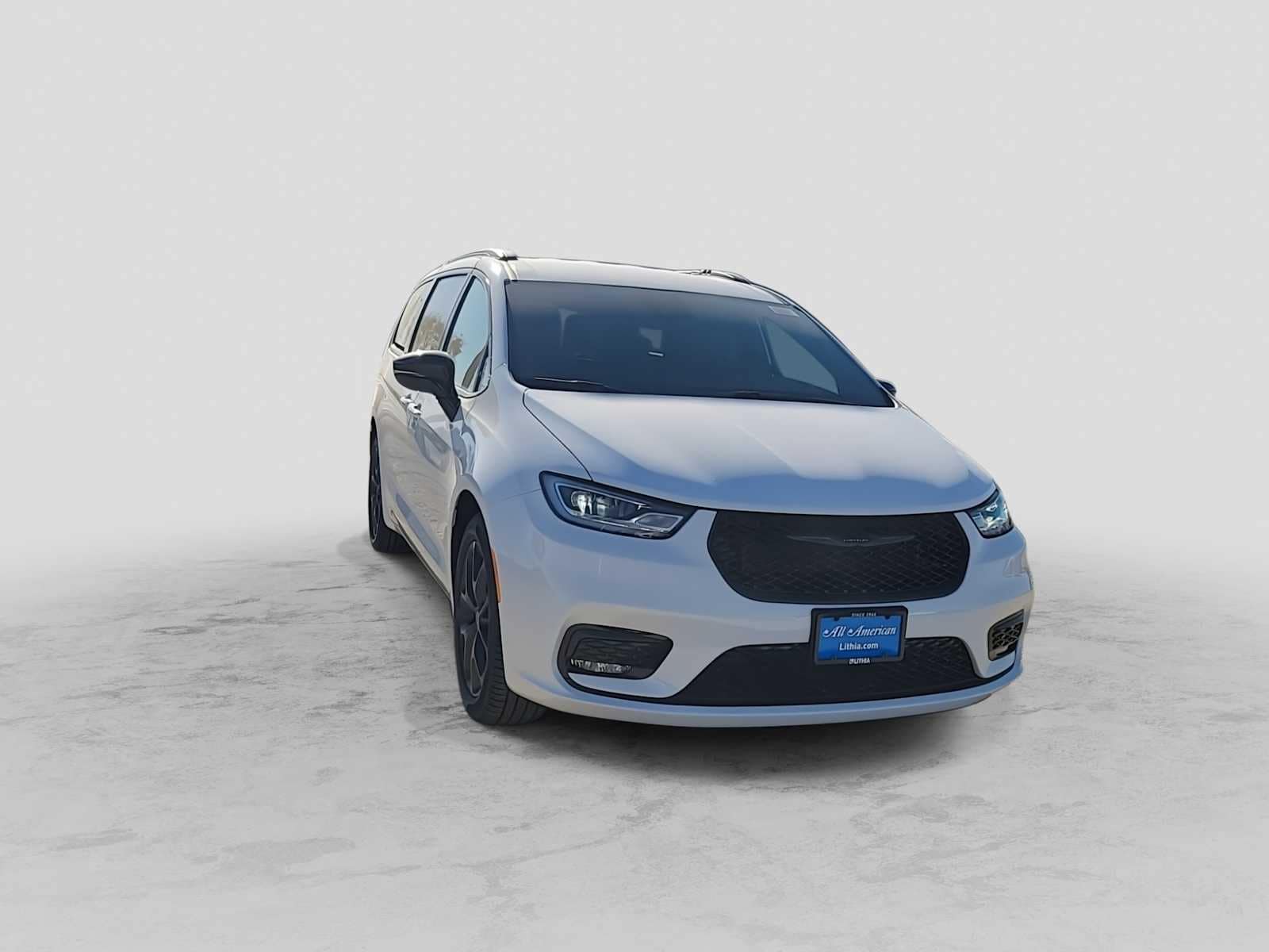 Thumbnail: 2026 Chrysler Pacifica - 4