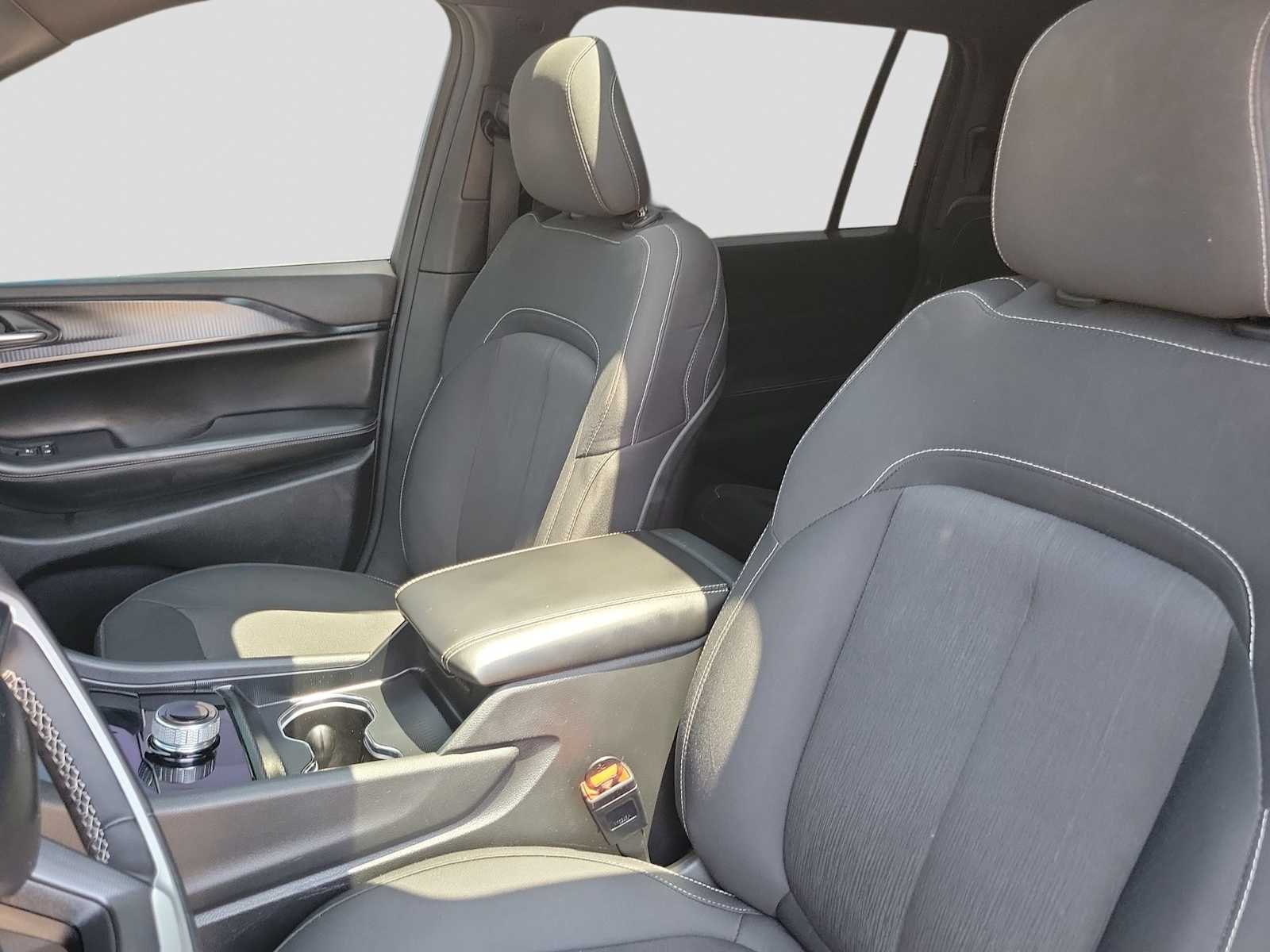 Thumbnail: 2024 Jeep Grand Cherokee L - 15