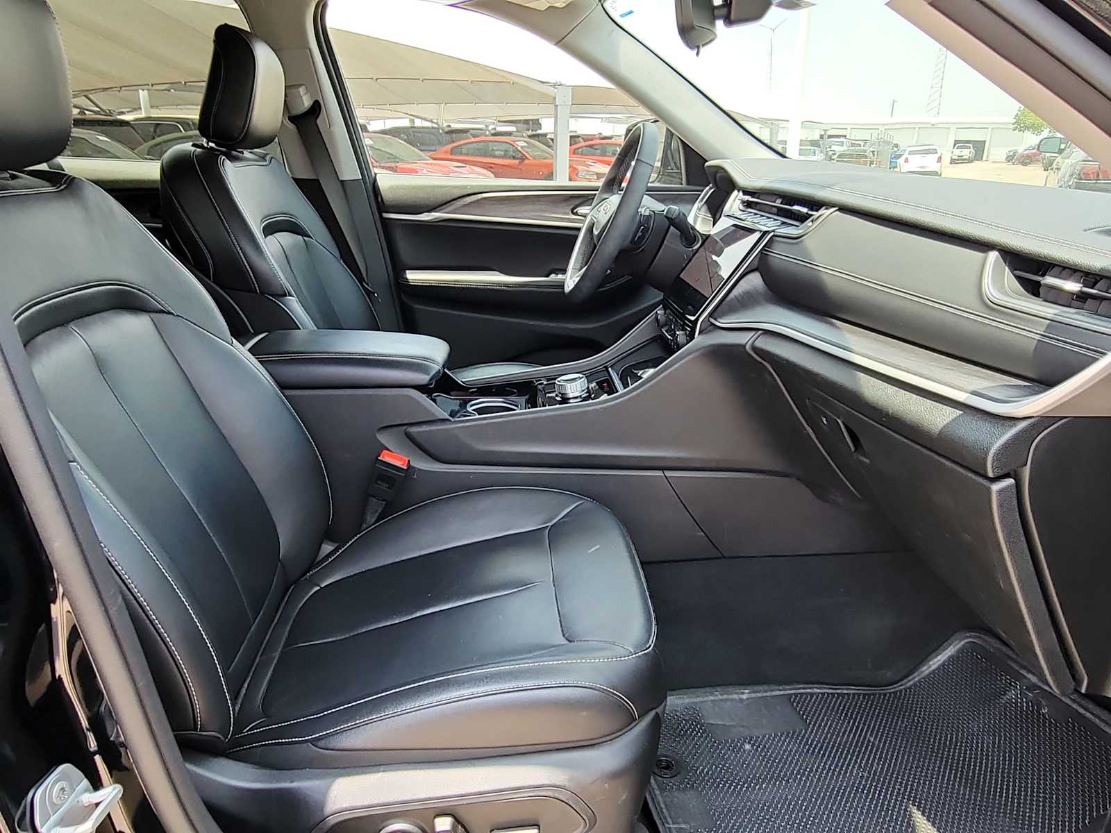 Thumbnail: 2023 Jeep Grand Cherokee - 22