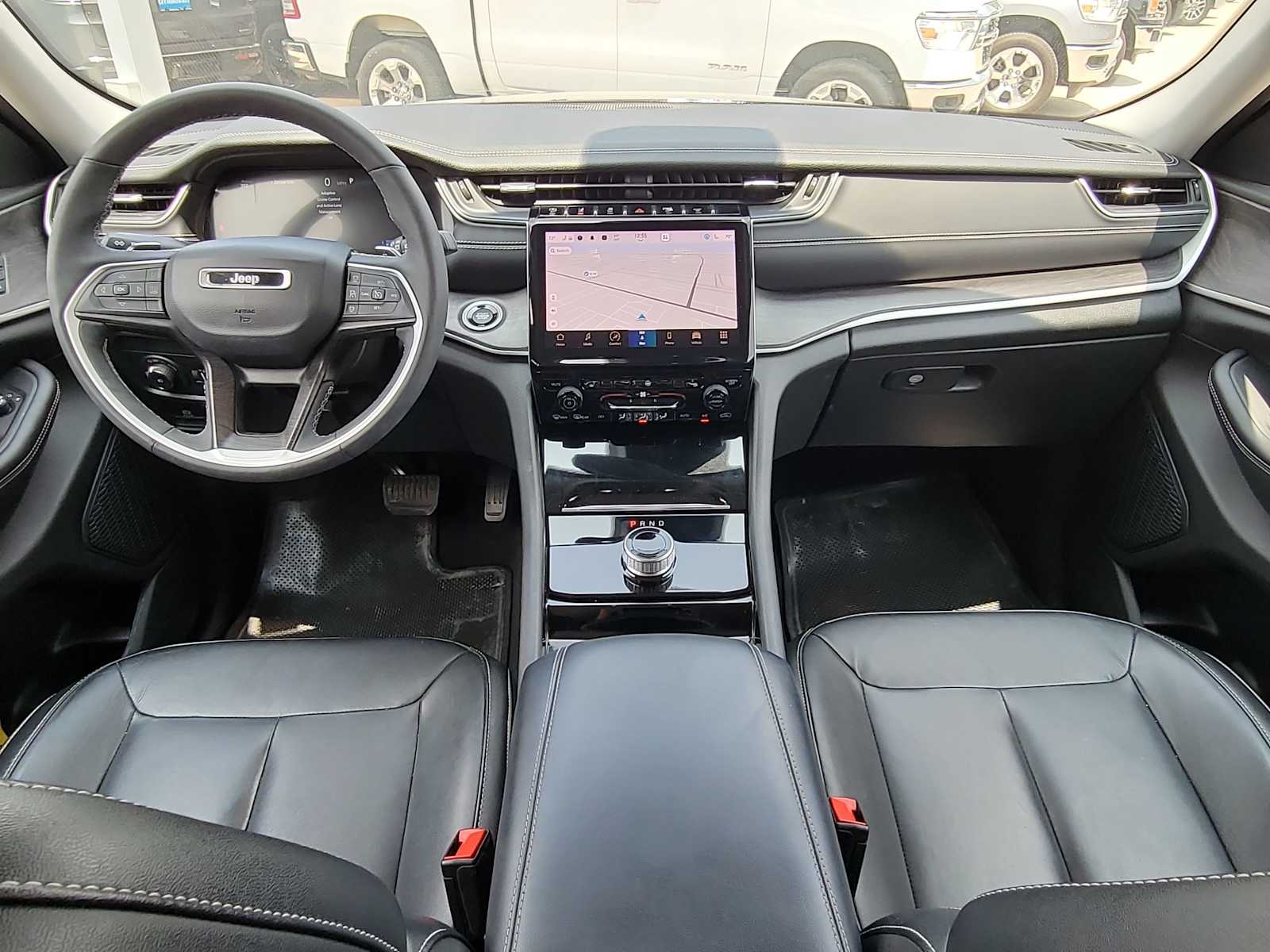 Thumbnail: 2023 Jeep Grand Cherokee - 10