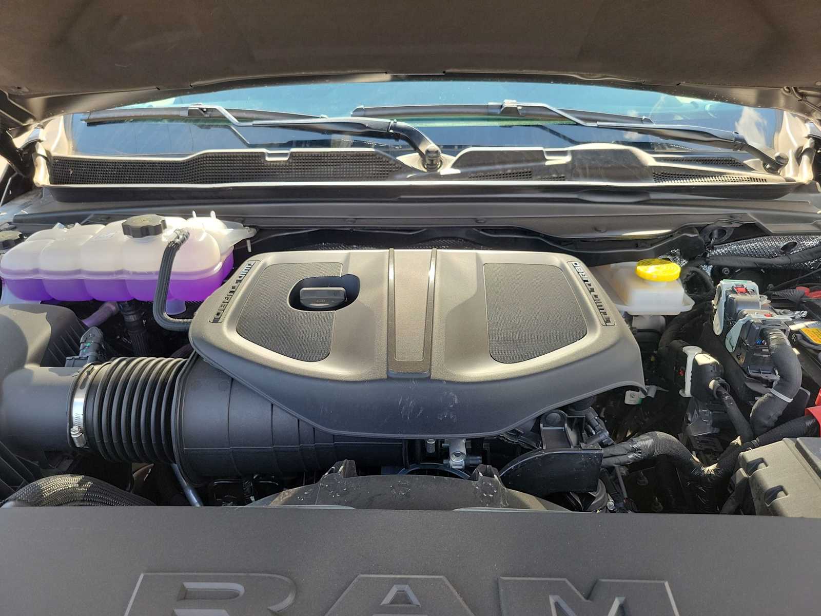 Thumbnail: 2025 RAM 1500 - 9