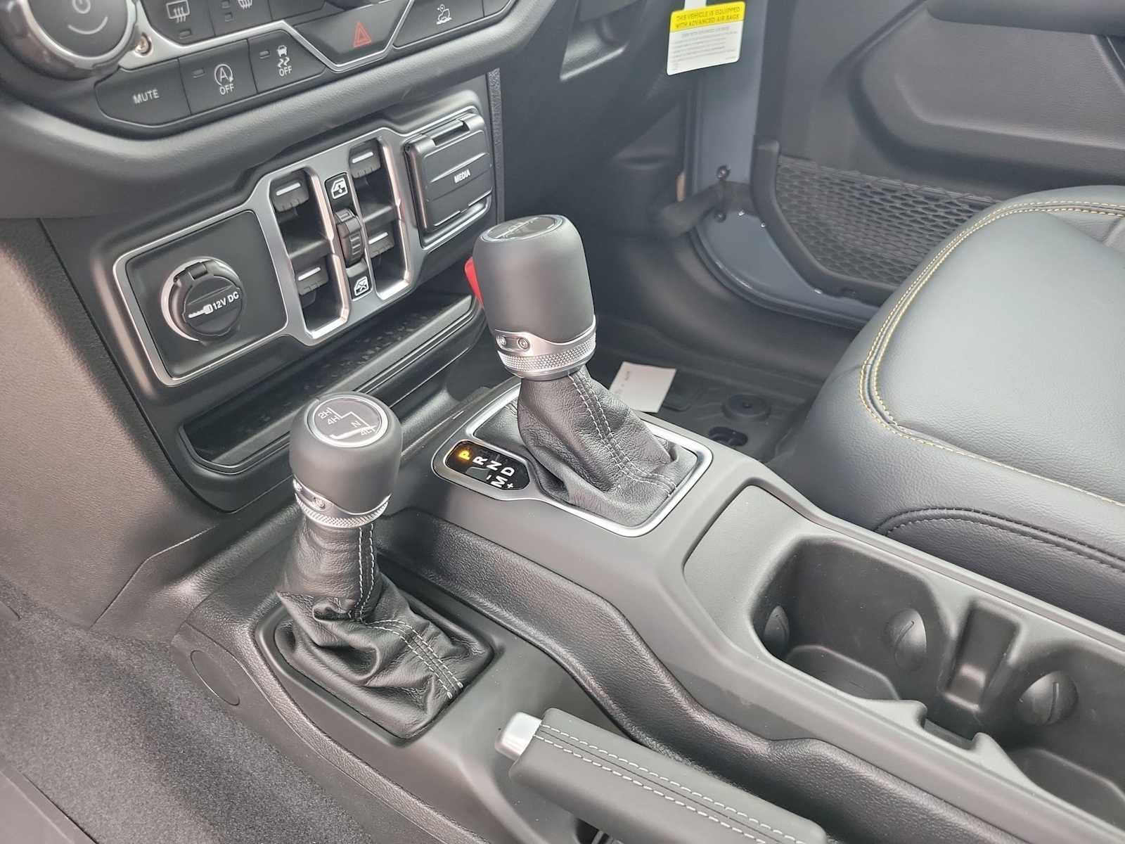 Thumbnail: 2026 Jeep Gladiator - 21