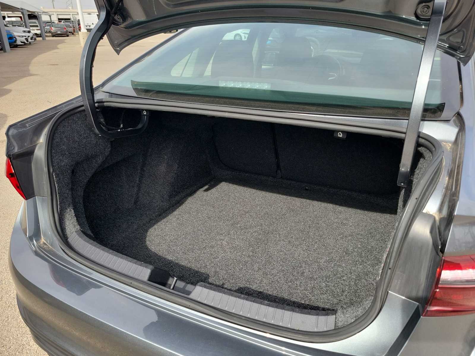 Thumbnail: 2024 Volkswagen Jetta - 15