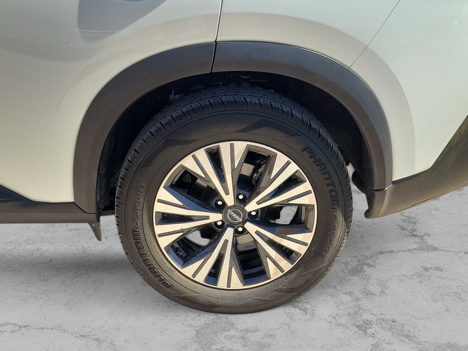Thumbnail: 2023 Nissan Rogue - 13