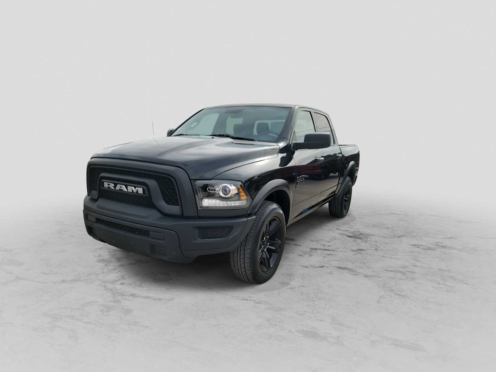 Thumbnail: 2024 RAM 1500 Classic - 4