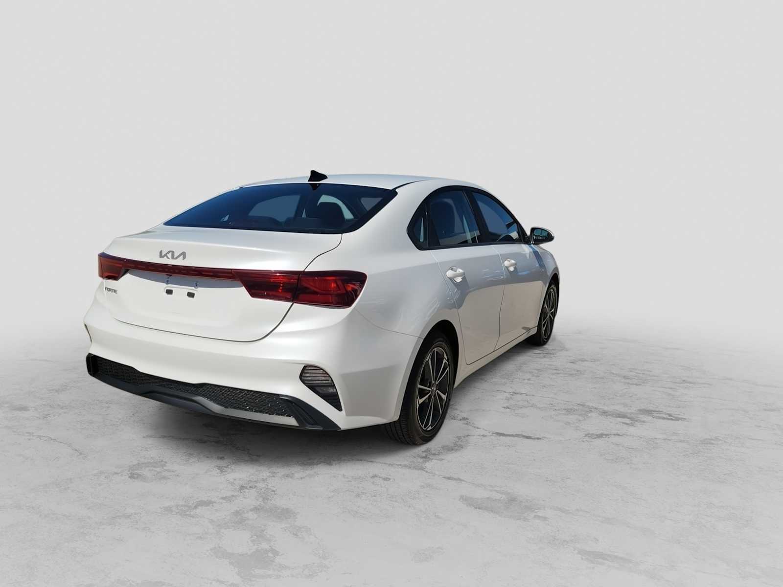 Thumbnail: 2023 Kia Forte - 8