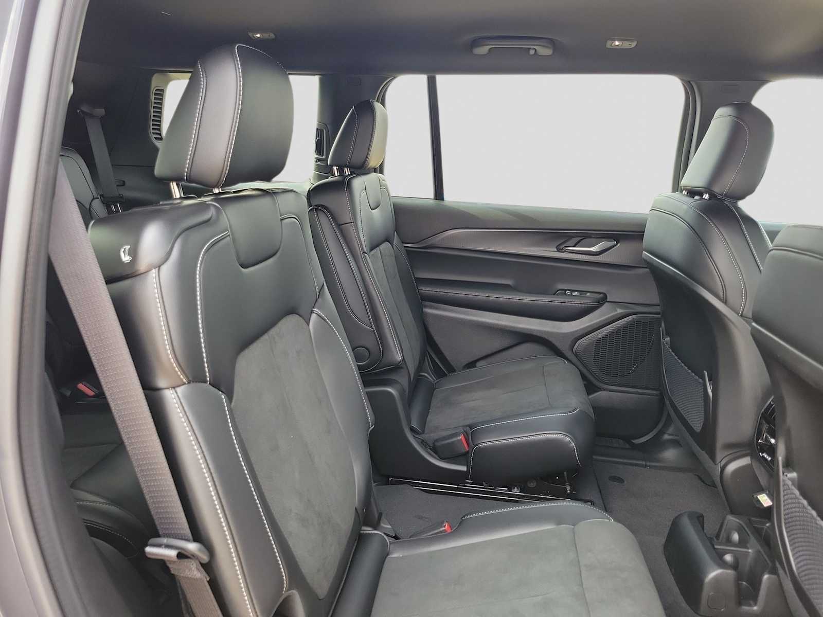 Thumbnail: 2025 Jeep Grand Cherokee L - 13