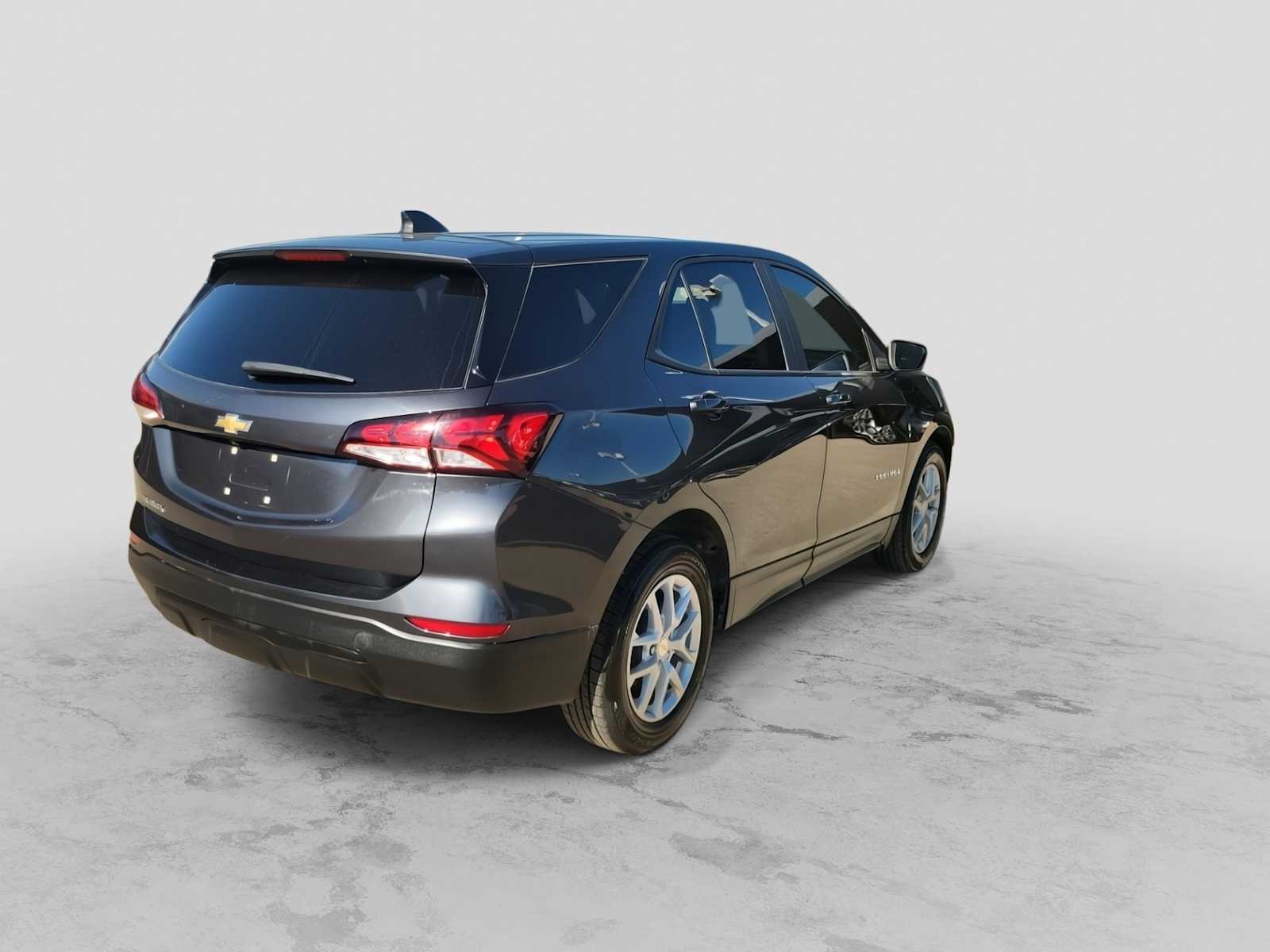 Thumbnail: 2022 Chevrolet Equinox - 8