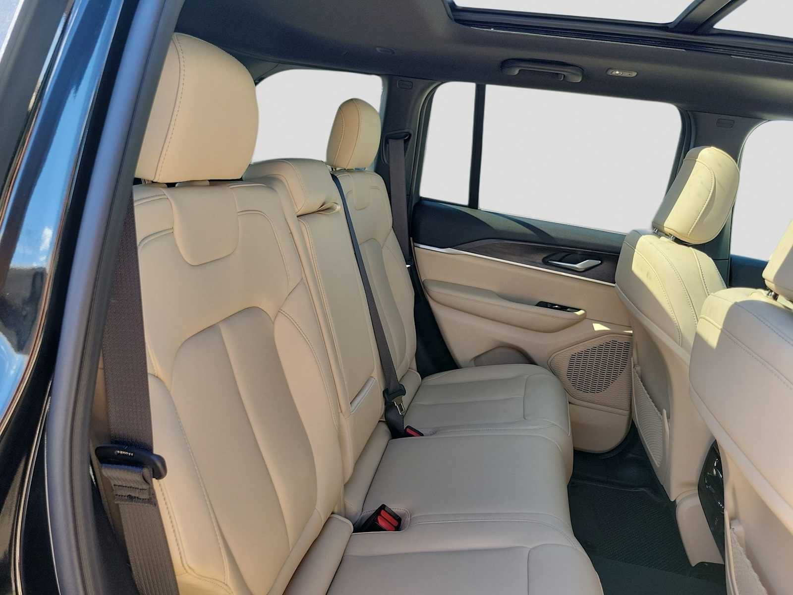 Thumbnail: 2025 Jeep Grand Cherokee - 13