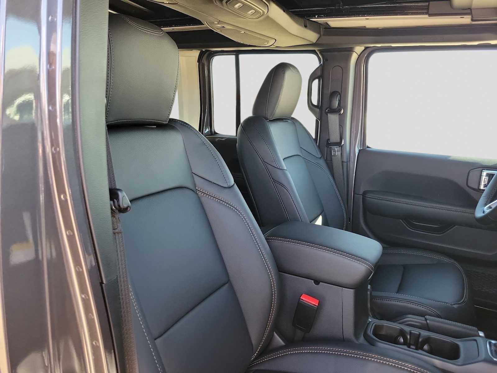 Thumbnail: 2026 Jeep Wrangler - 22