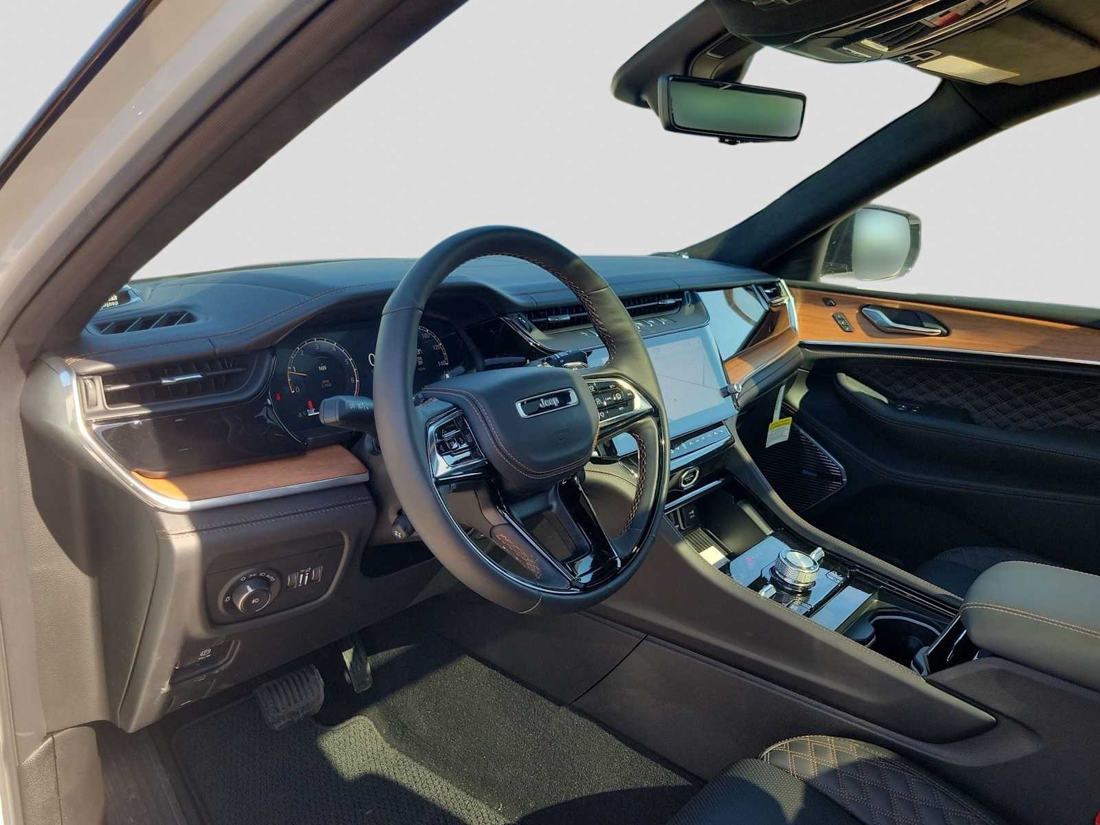 Thumbnail: 2026 Jeep Grand Cherokee L - 10
