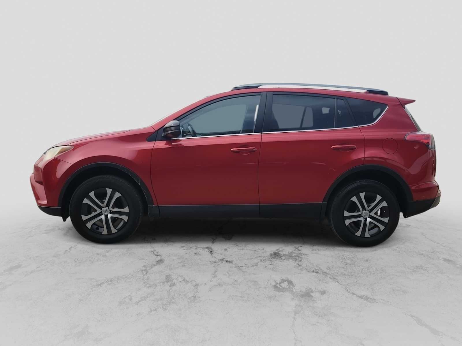 Thumbnail: 2017 Toyota RAV4 - 5