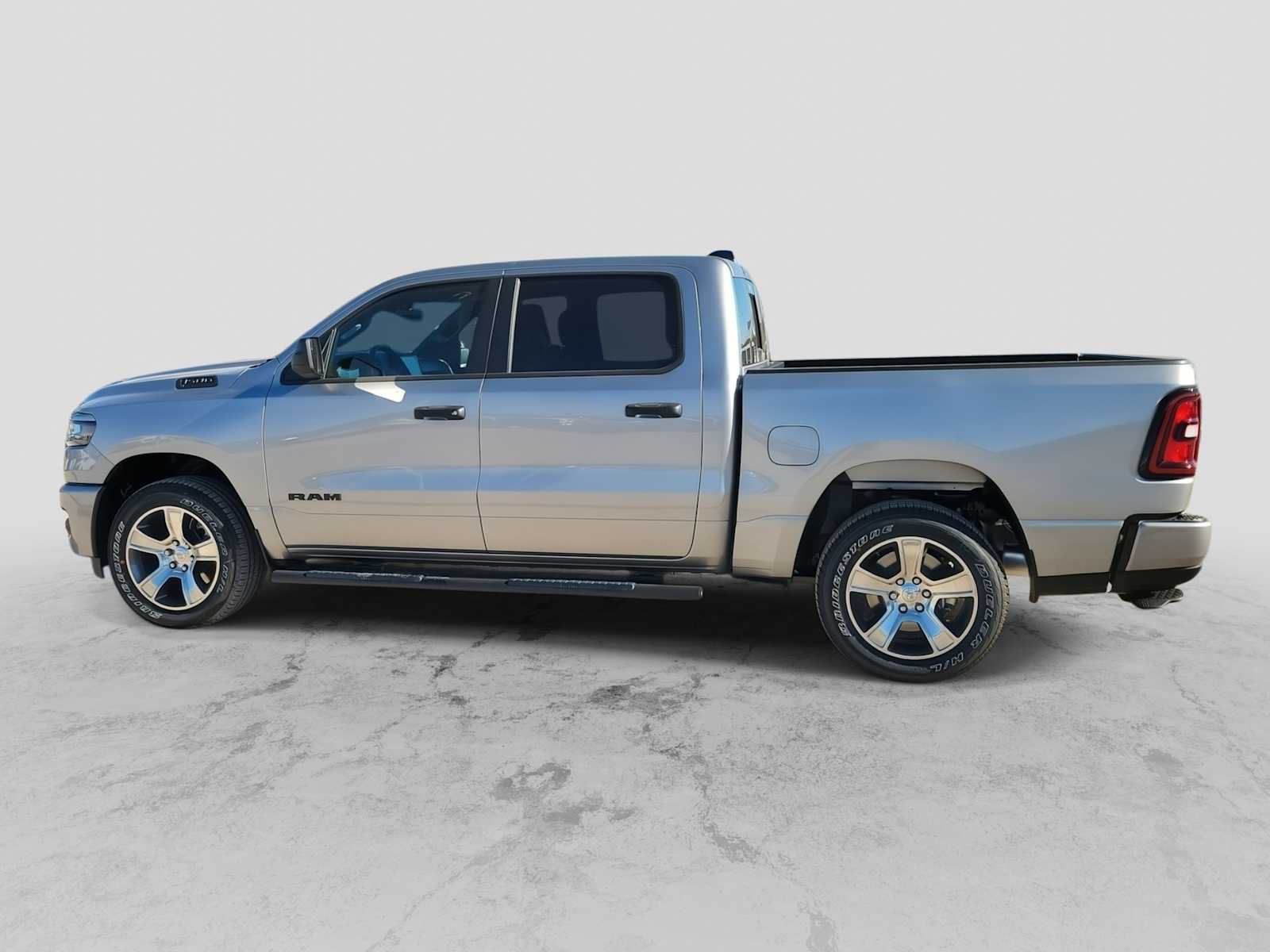 Thumbnail: 2026 RAM 1500 - 3