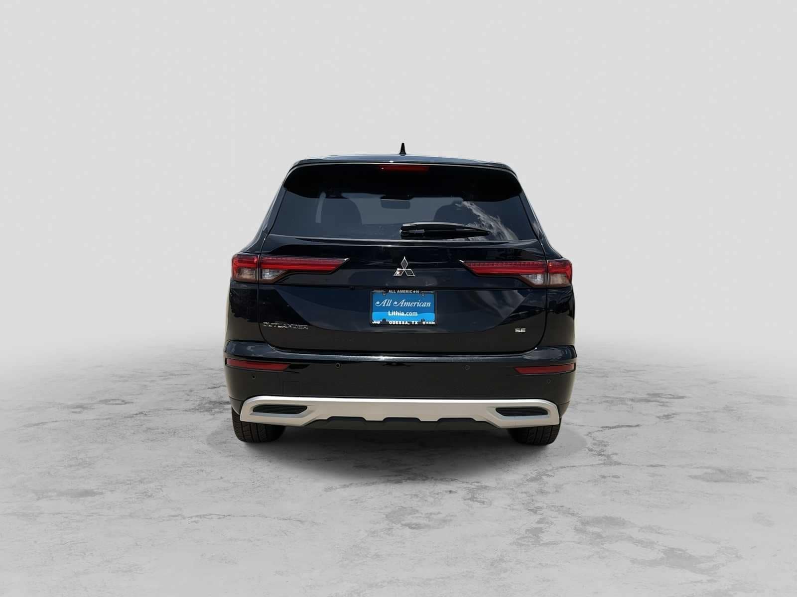 Thumbnail: 2024 Mitsubishi Outlander - 7