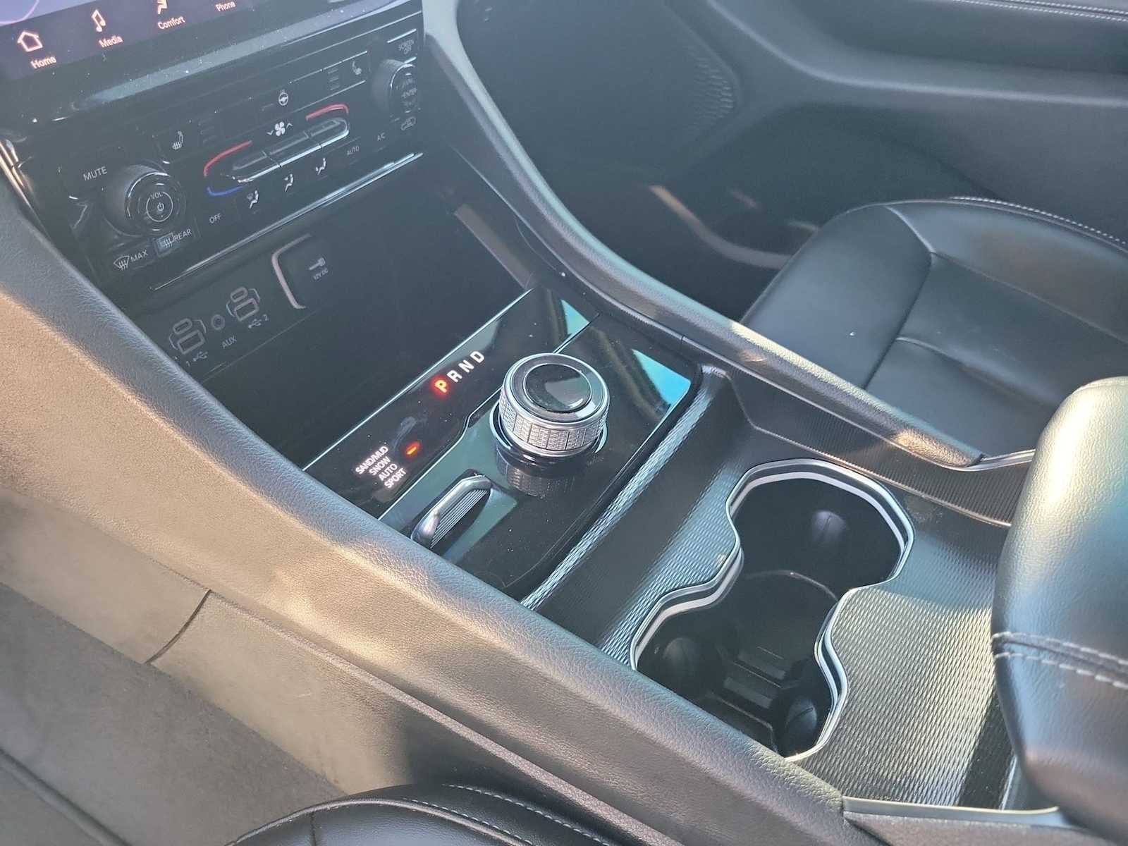 Thumbnail: 2024 Jeep Grand Cherokee - 13