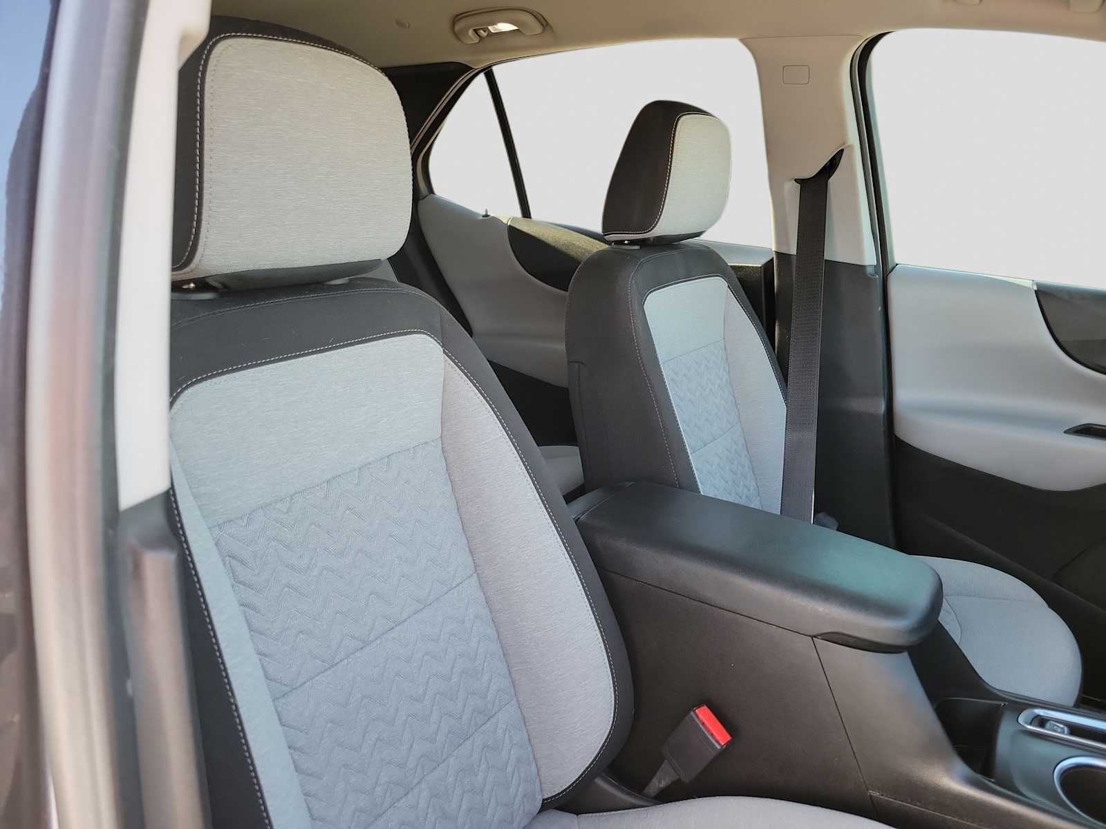 Thumbnail: 2022 Chevrolet Equinox - 18