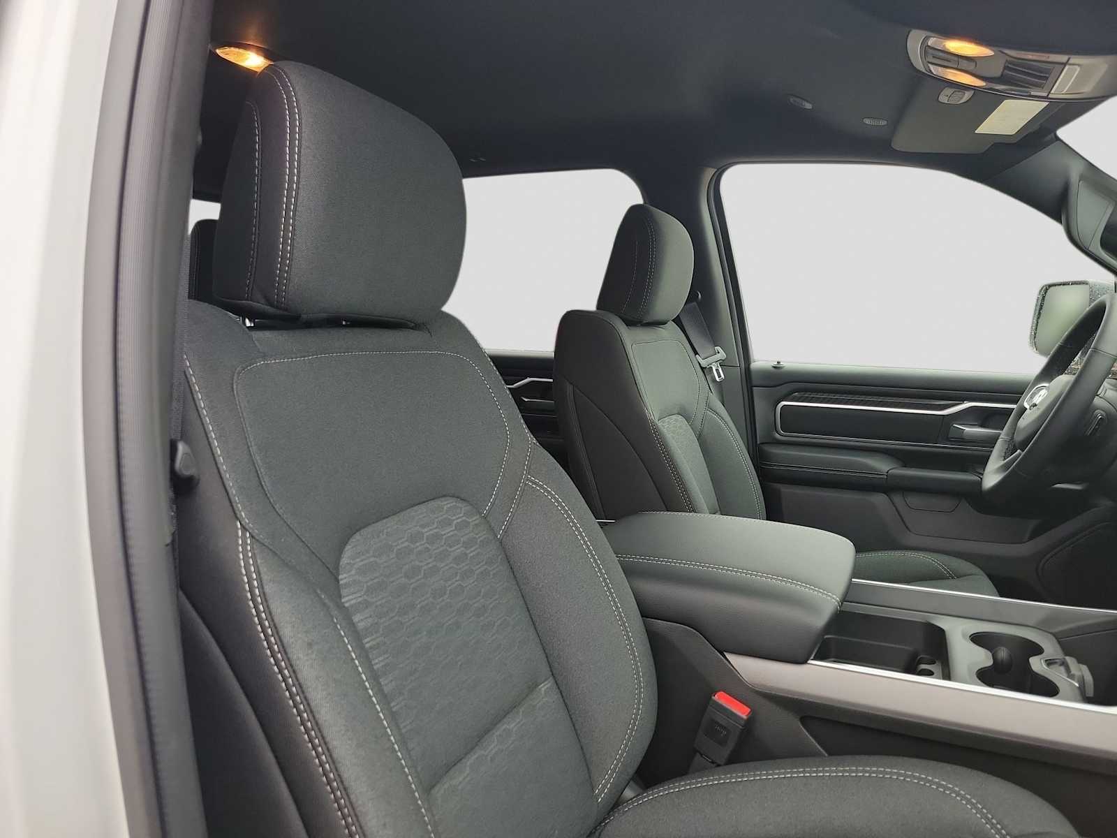 Thumbnail: 2026 RAM 1500 - 18