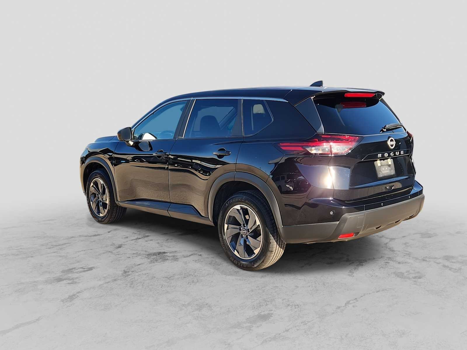 Thumbnail: 2025 Nissan Rogue - 4