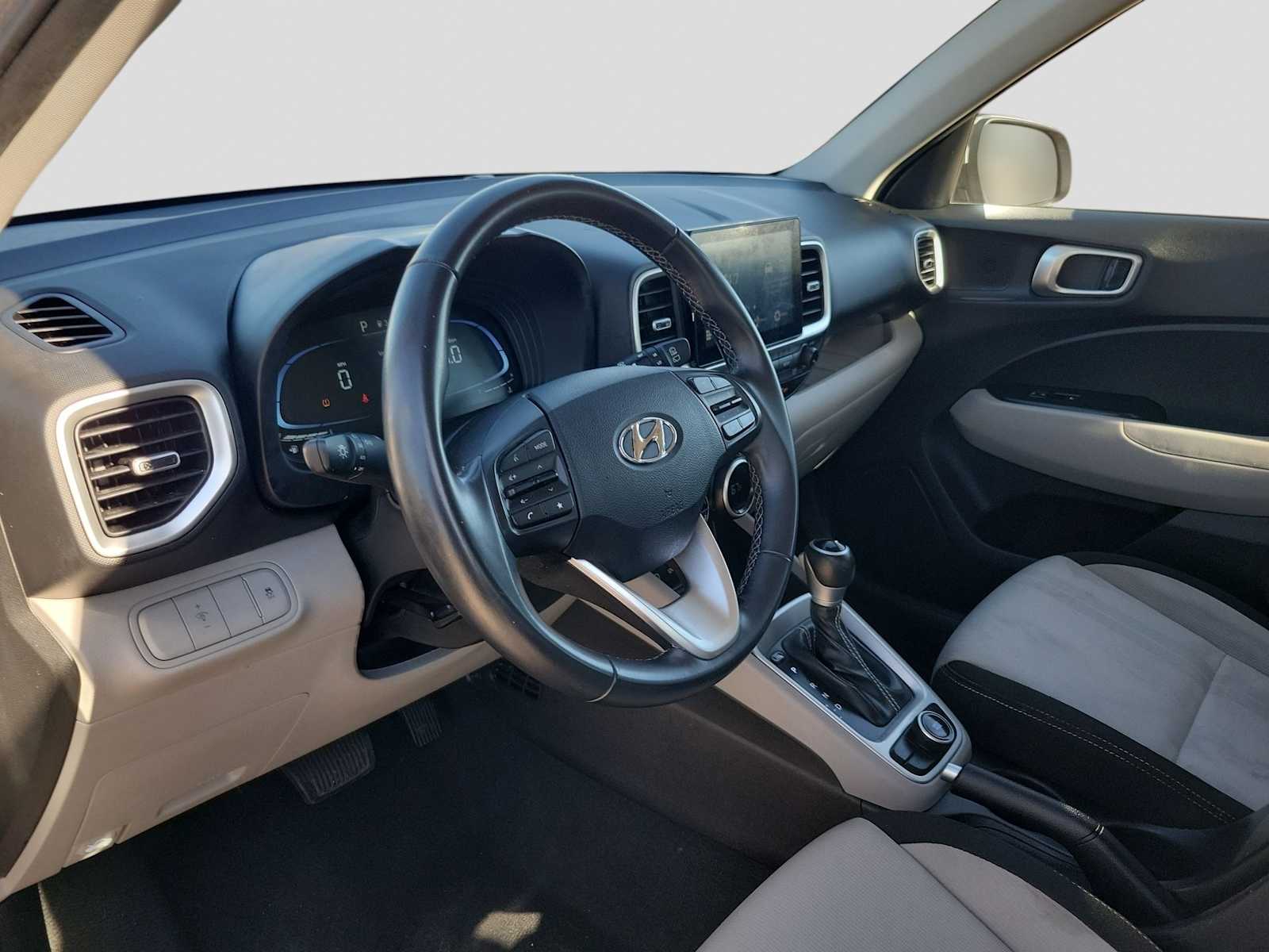 Thumbnail: 2025 Hyundai Venue - 2